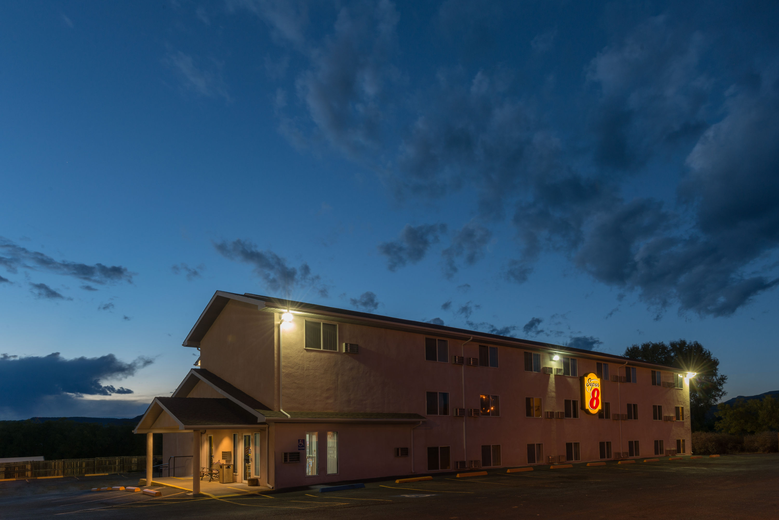 Super 8 By Wyndham Raton Raton Nm Hotels
