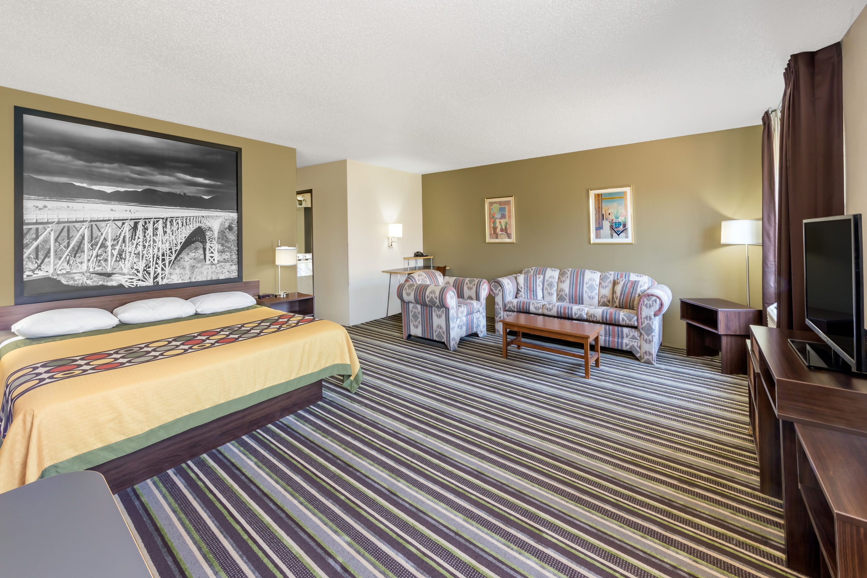 Super 8 by Wyndham Roswell suite in Roswell, New Mexico