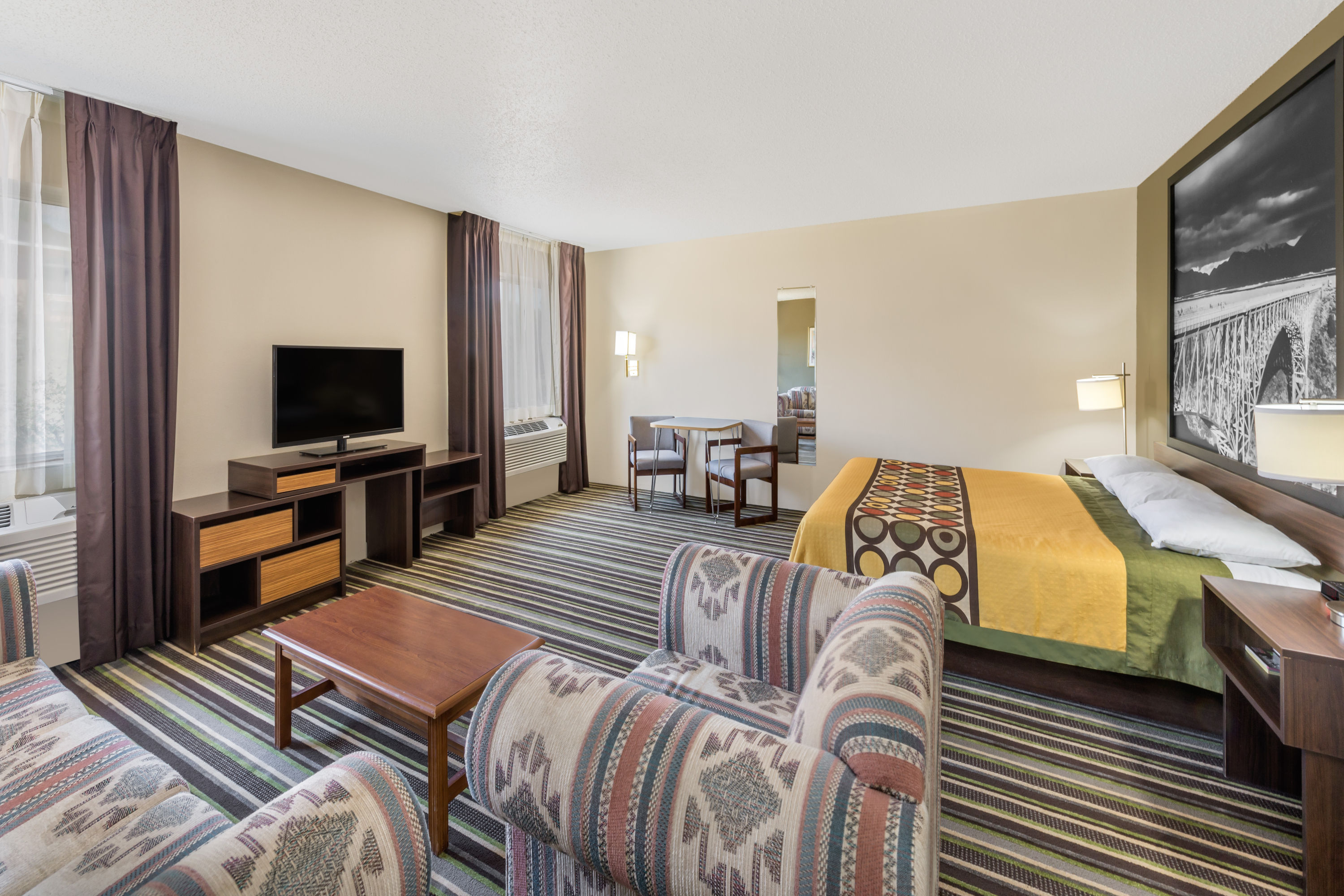 Super 8 by Wyndham Roswell suite in Roswell, New Mexico