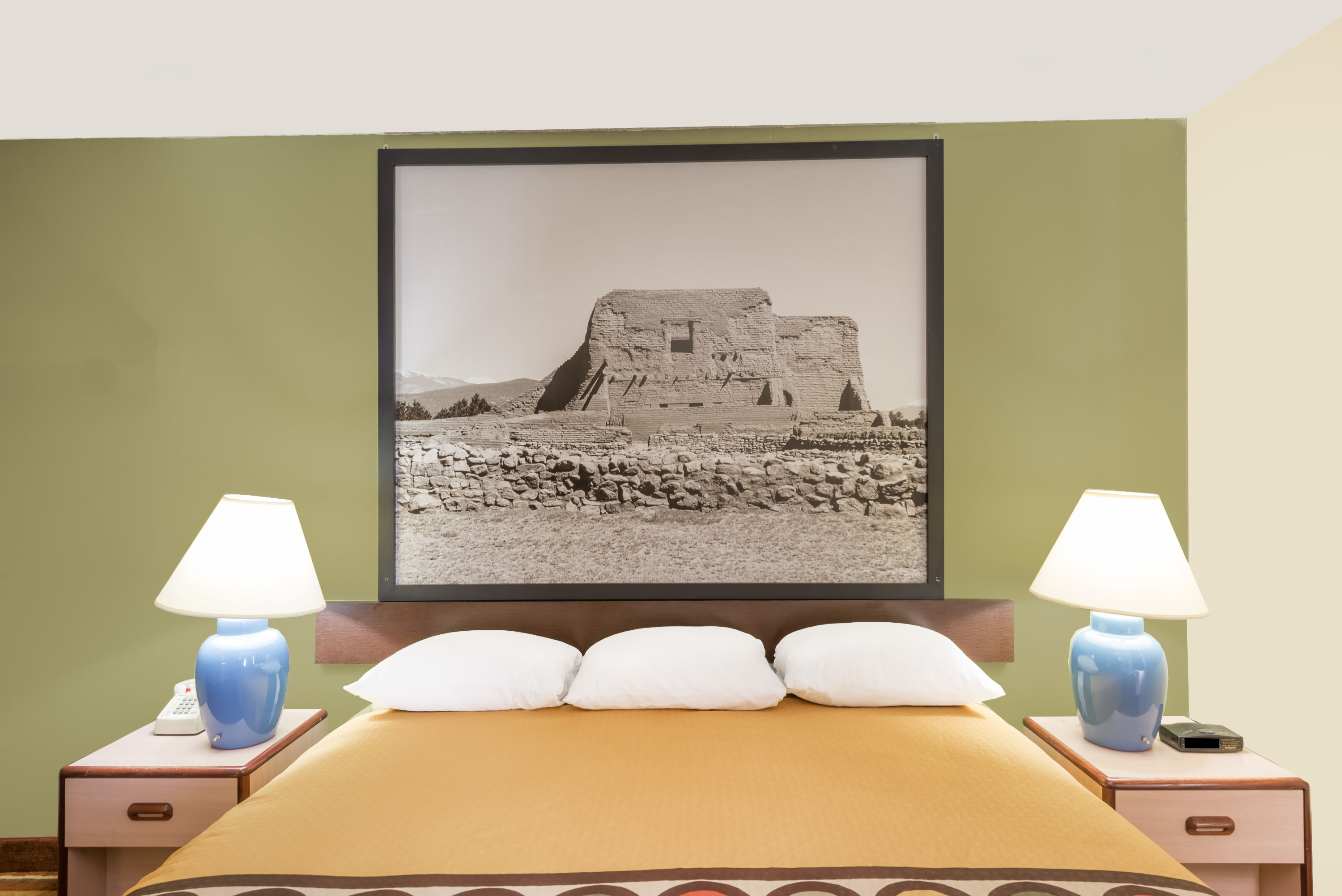 Super 8 by Wyndham Socorro suite in Socorro, New Mexico