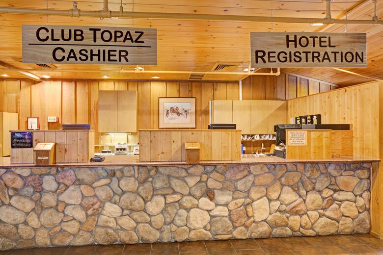 Super 8 Gardnerville Topaz Lake hotel lobby in Gardnerville, Nevada