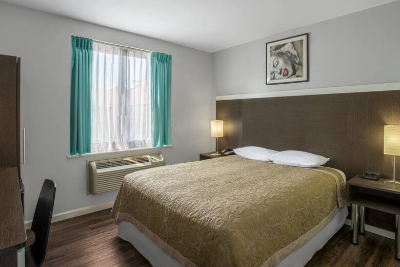 Guest room at the Super 8 Brooklyn / Park Slope Hotel in Brooklyn, New York