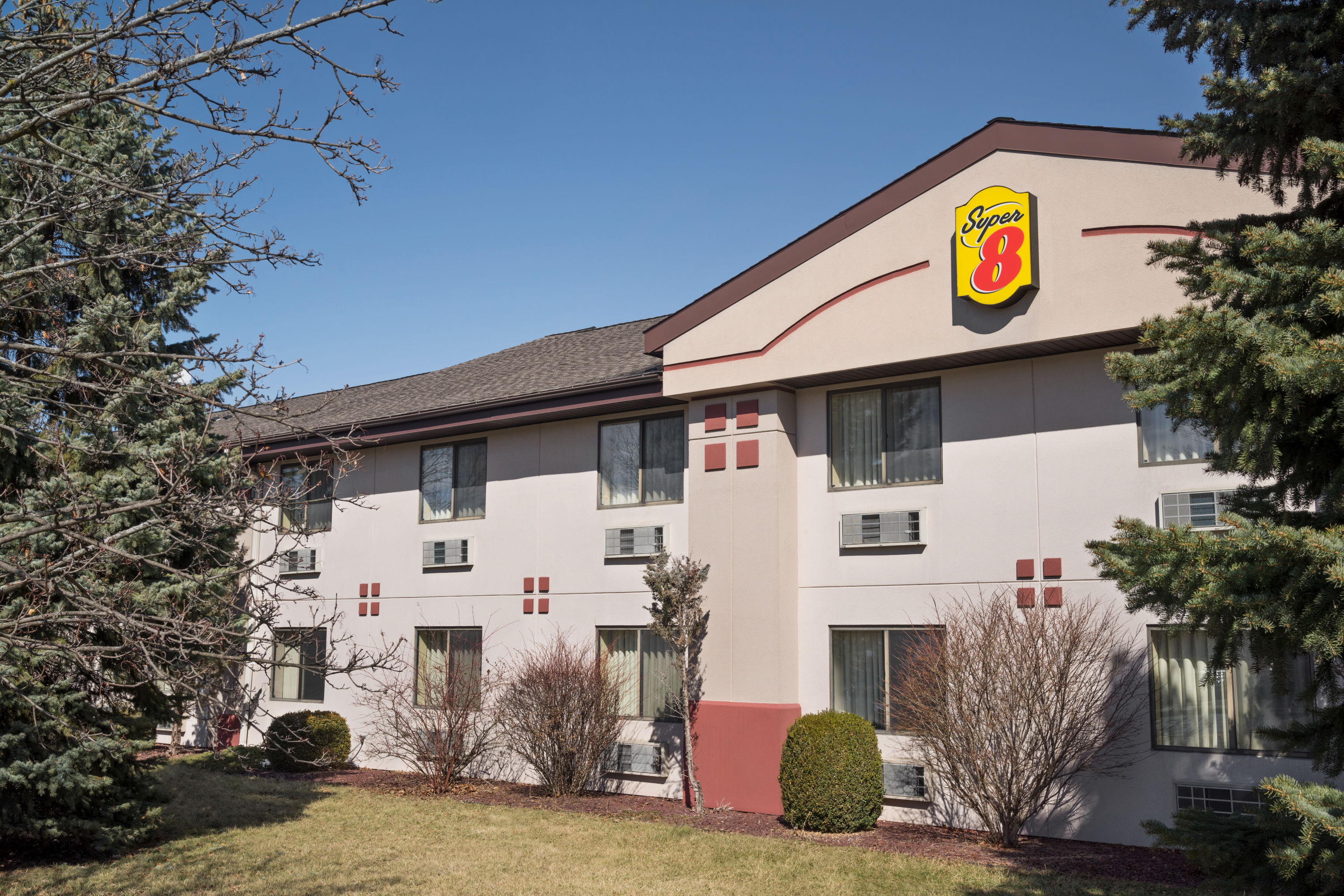 Exterior of Super 8 by Wyndham Ithaca hotel in Ithaca, New York