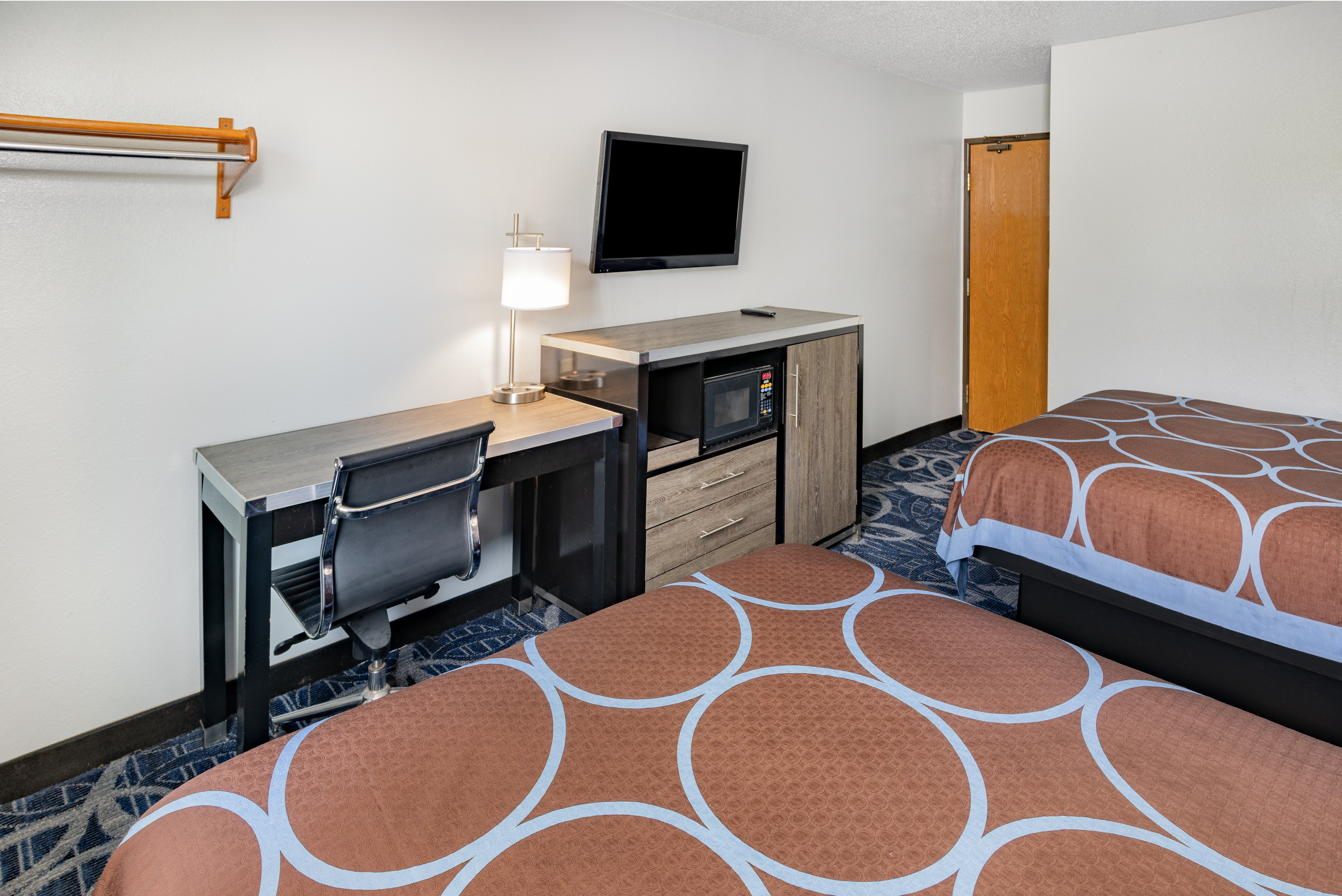 Guest room at the Super 8 by Wyndham Johnstown/Gloversville in Johnstown, New York