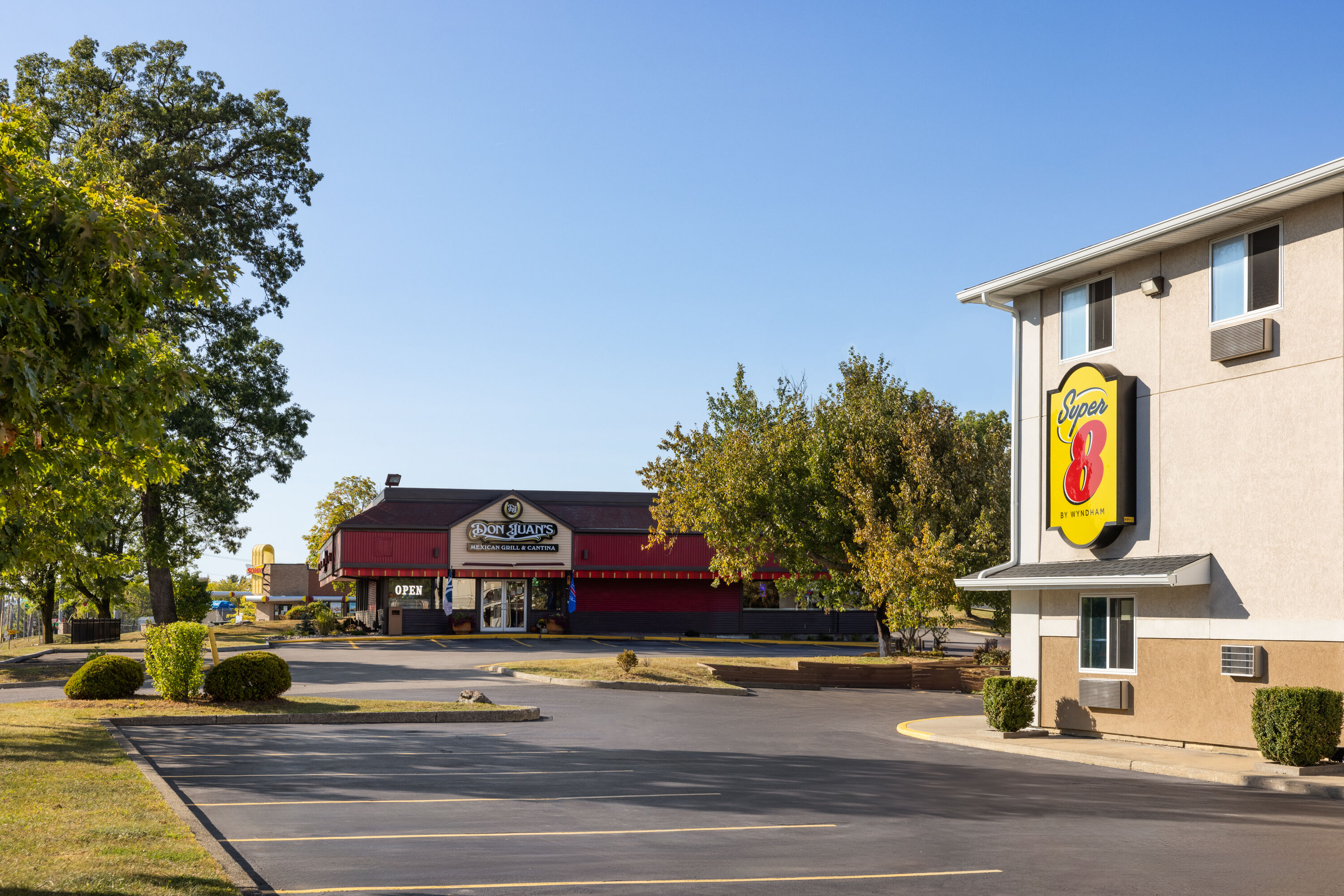 Super 8 by Wyndham Latham/Albany Airport restaurant in Latham, New York