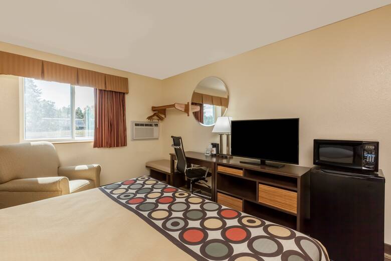 Super 8 Latham/Albany Troy Area suite in Latham, New York