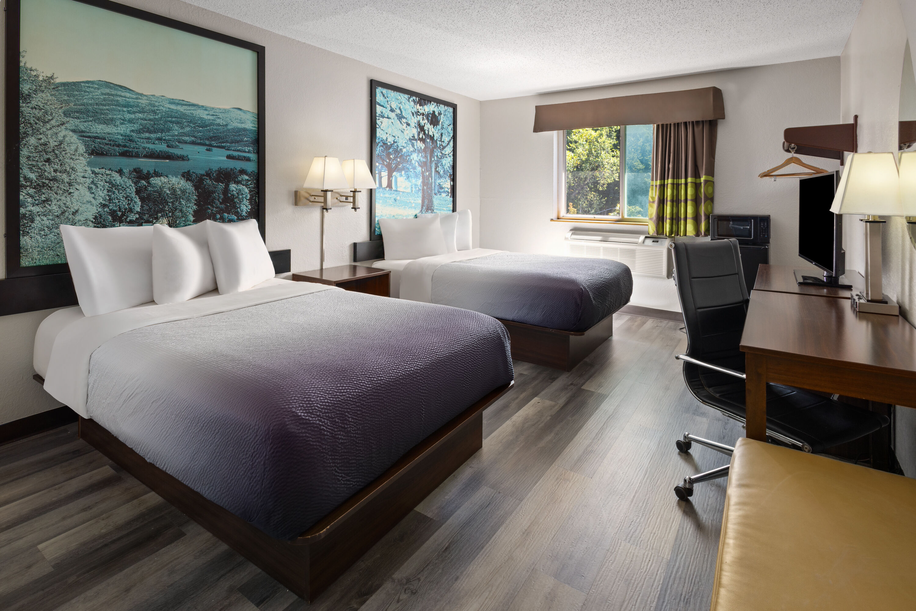 Super 8 by Wyndham Latham/Albany Airport suite in Latham, New York