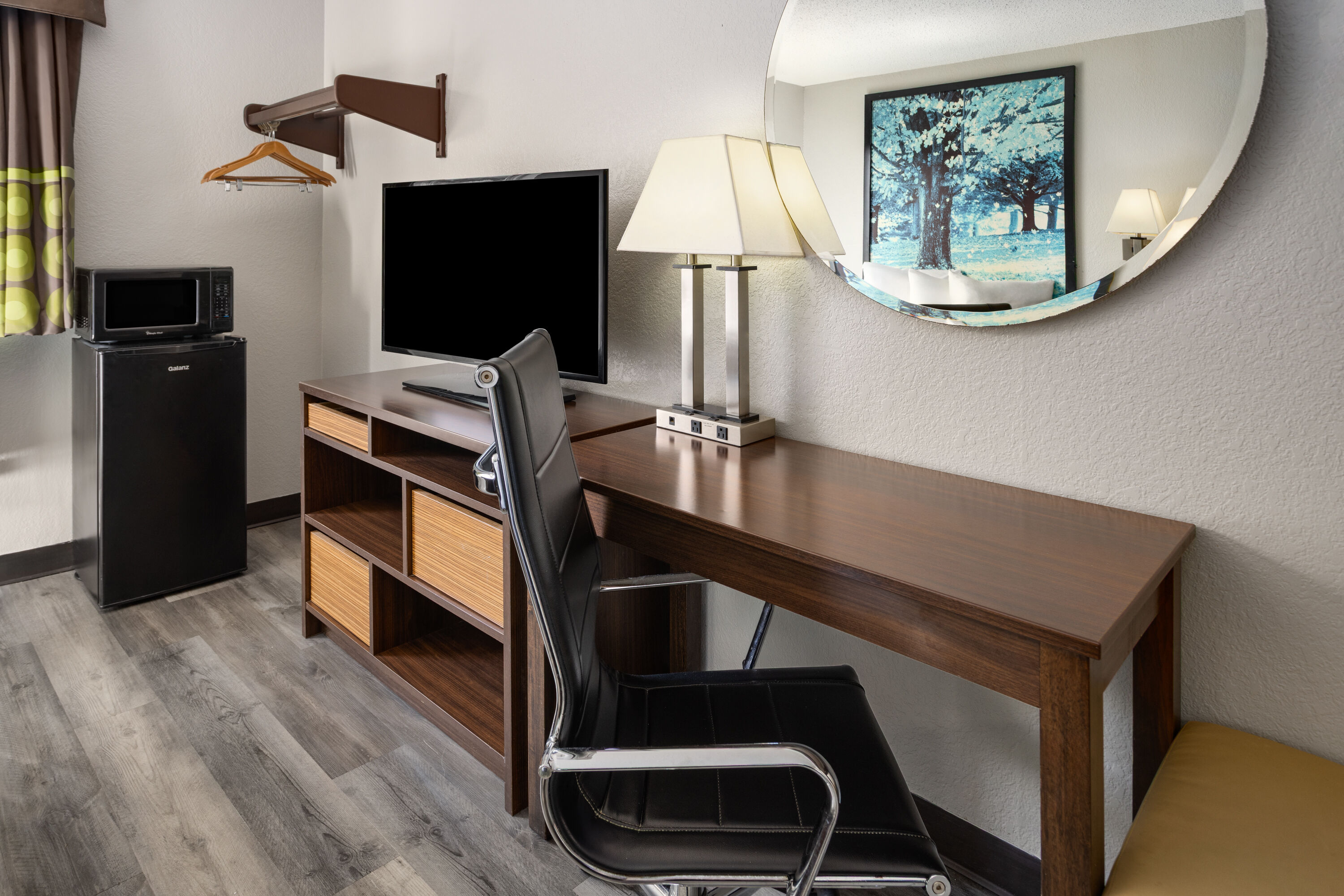 Super 8 by Wyndham Latham/Albany Airport suite in Latham, New York