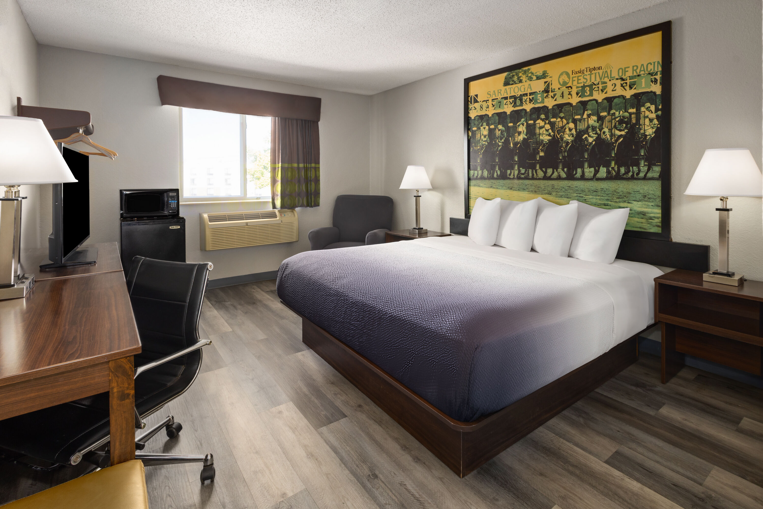 Super 8 by Wyndham Latham/Albany Airport suite in Latham, New York