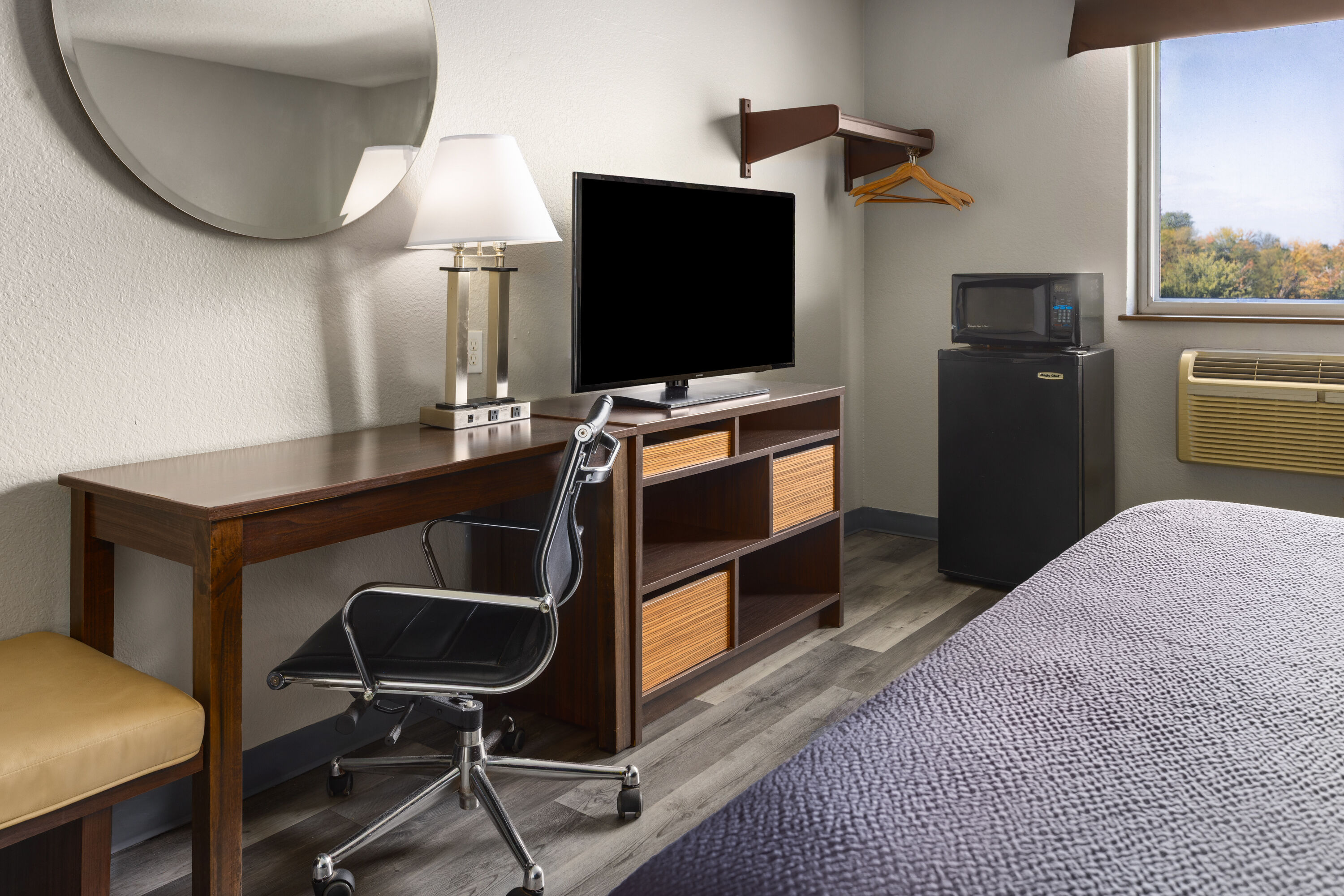 Super 8 by Wyndham Latham/Albany Airport suite in Latham, New York