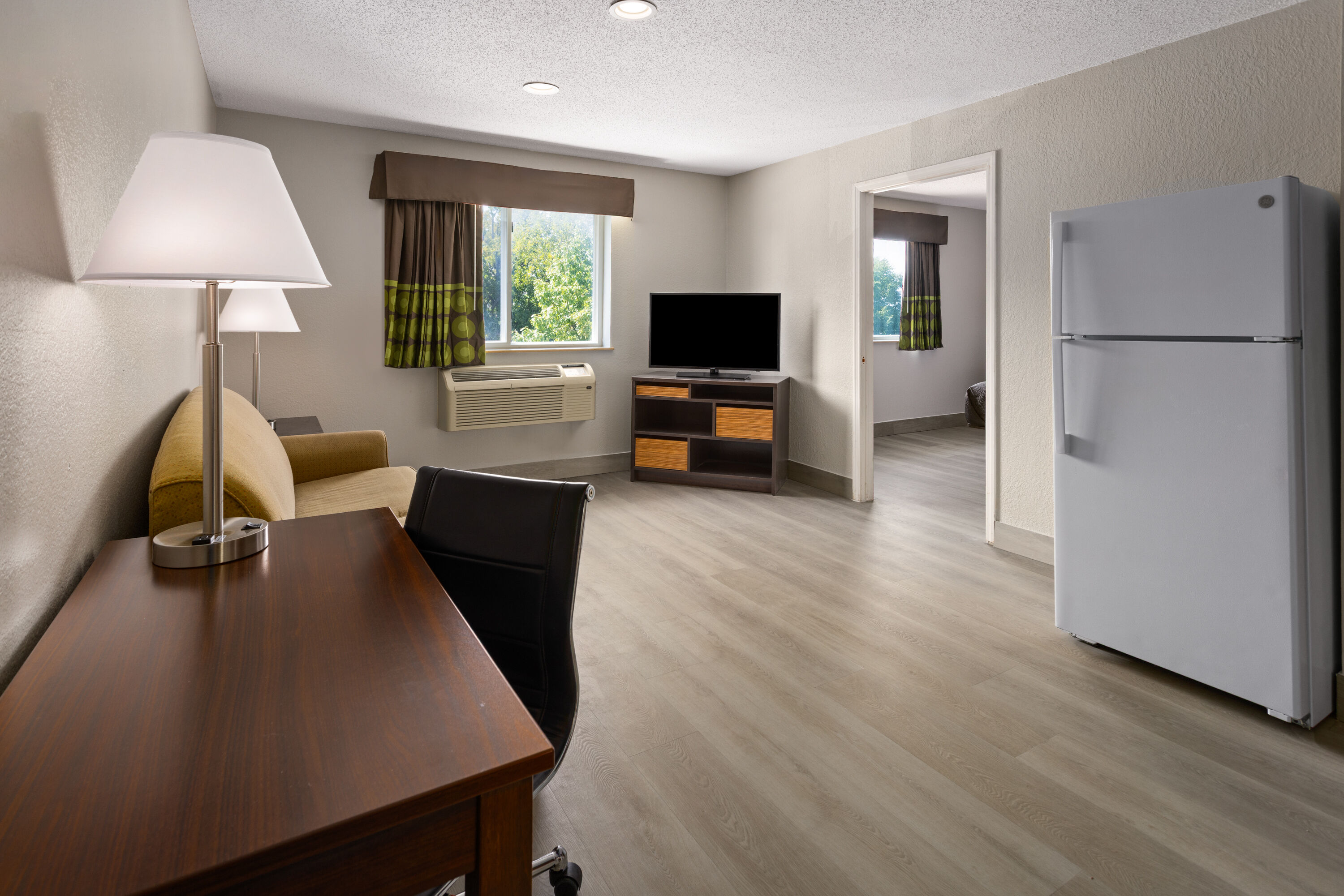 Super 8 by Wyndham Latham/Albany Airport suite in Latham, New York