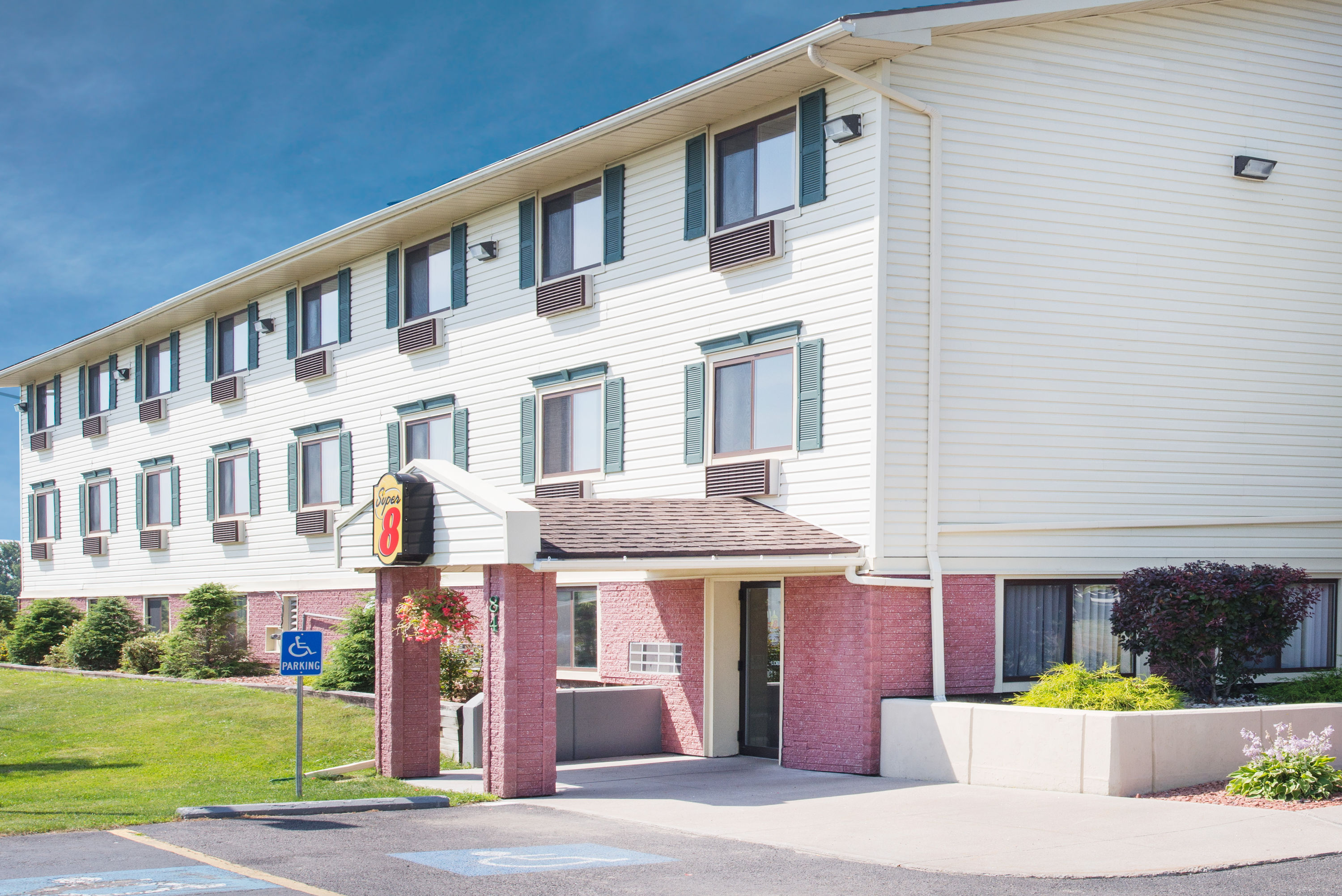 Exterior Day Image of Super 8 by Wyndham Massena NY hotel in Massena, New York