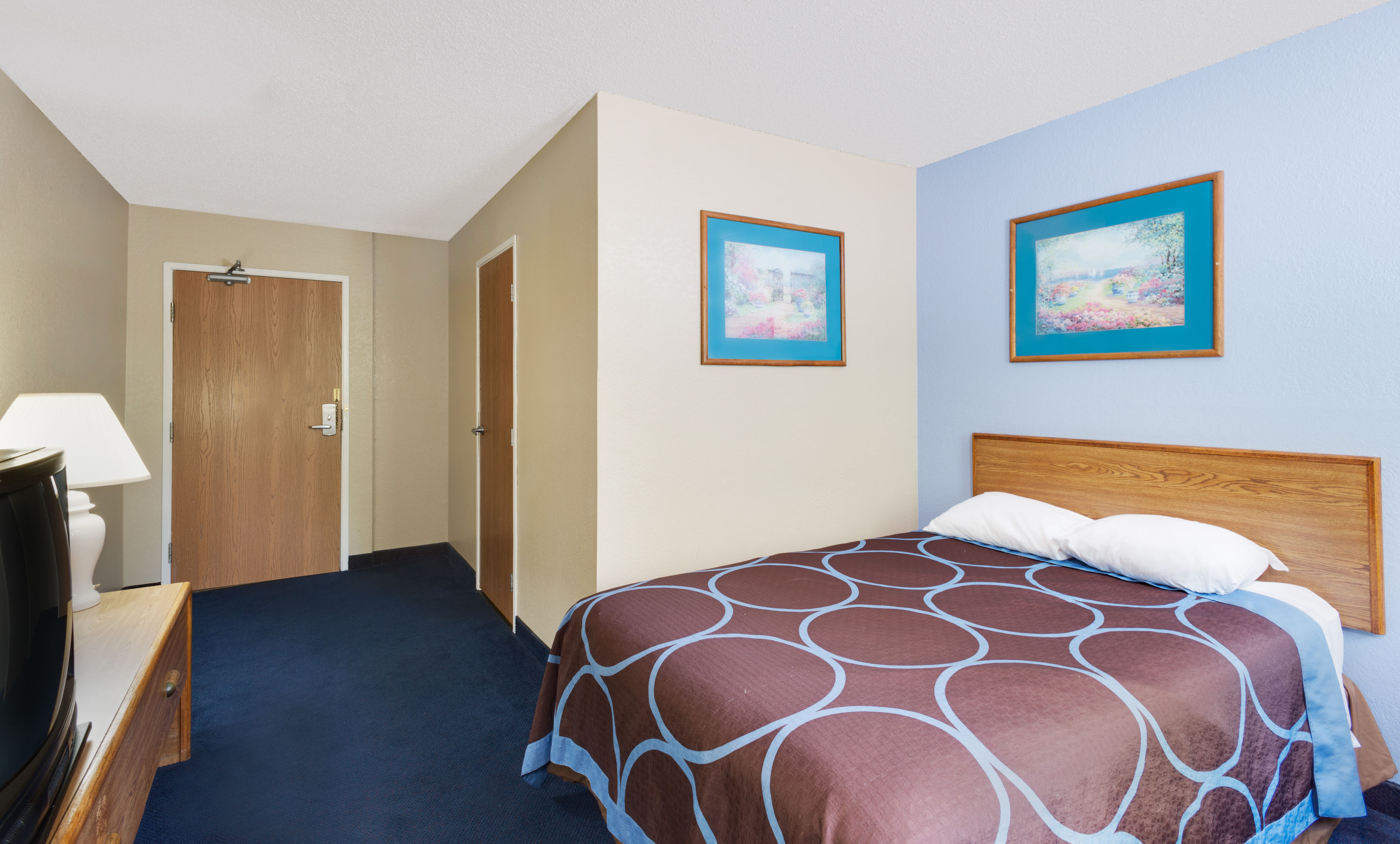 Guest room at the Super 8 by Wyndham Newburgh/West Point Near Stewart Airport in Newburgh, New York