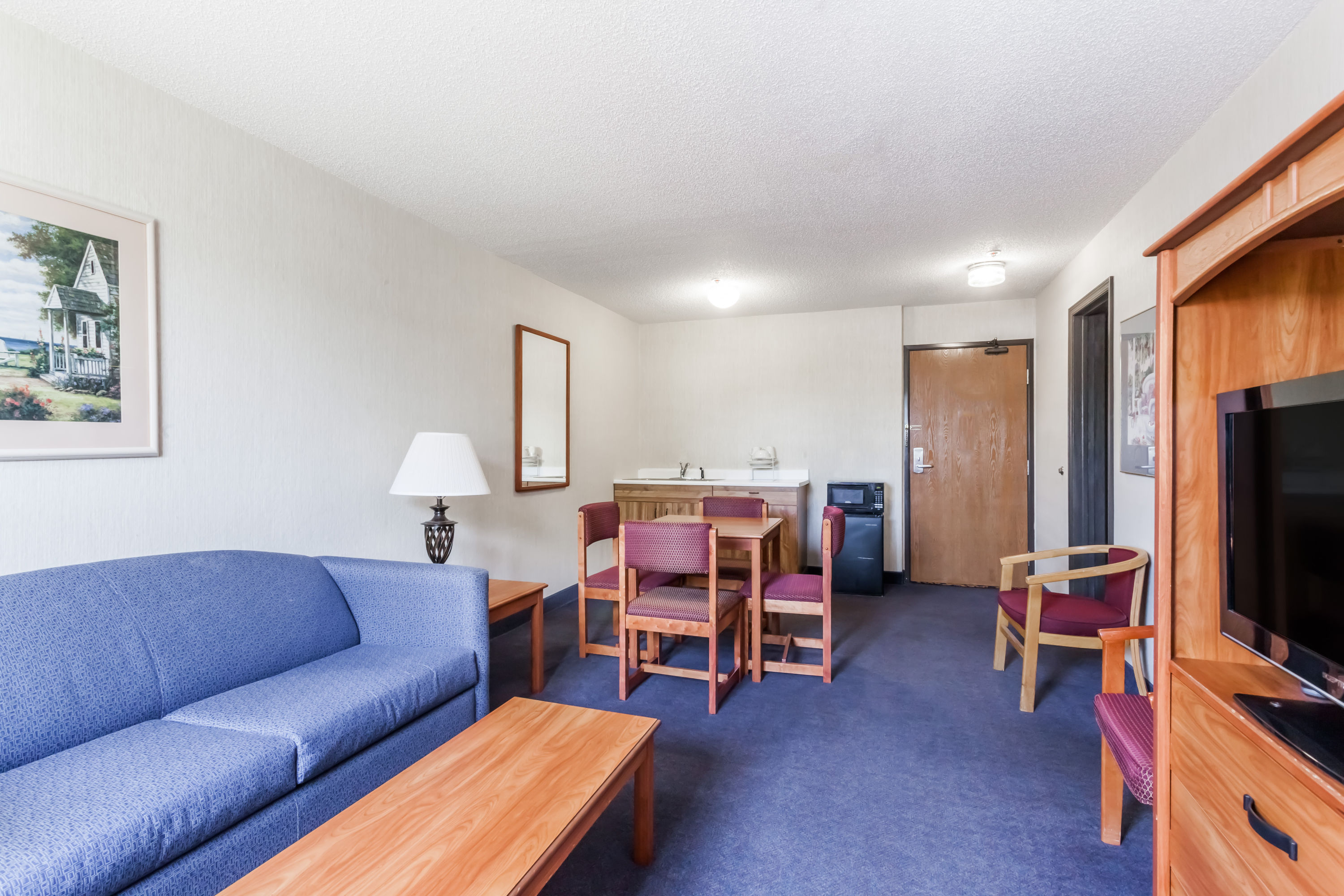 Super 8 by Wyndham Norwich suite in Norwich, New York