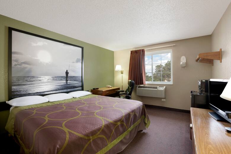 Guest room at the Super 8 Pulaski in Pulaski, New York