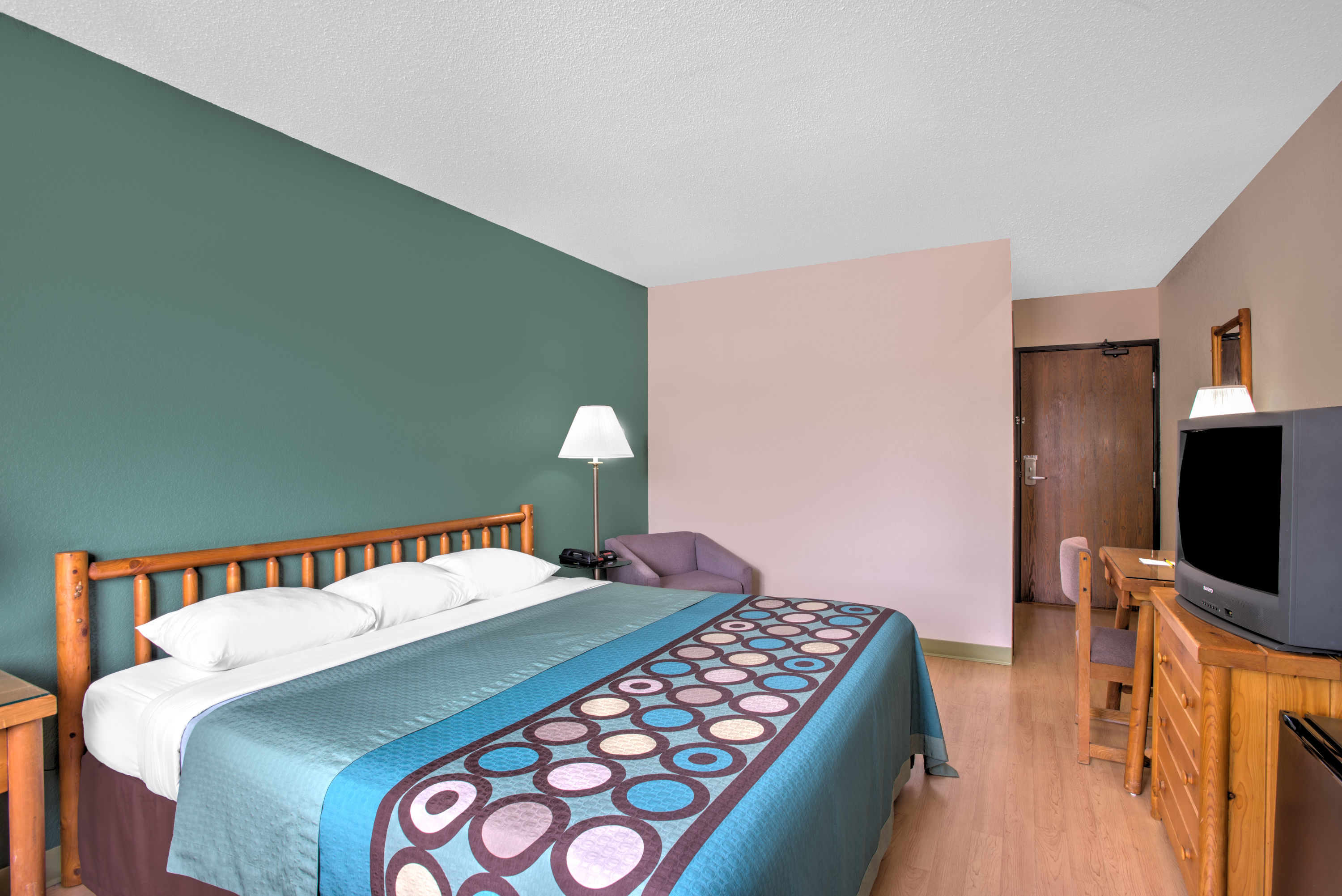 Guest room at the Super 8 by Wyndham Ticonderoga in Ticonderoga, New York