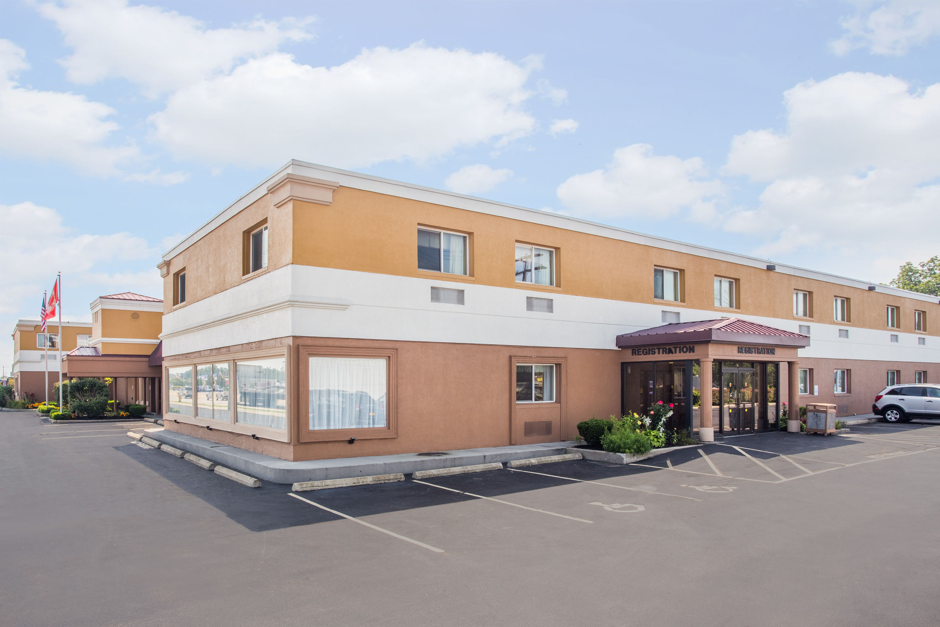 Super 8 By Wyndham Williamsville Buffalo Williamsville
