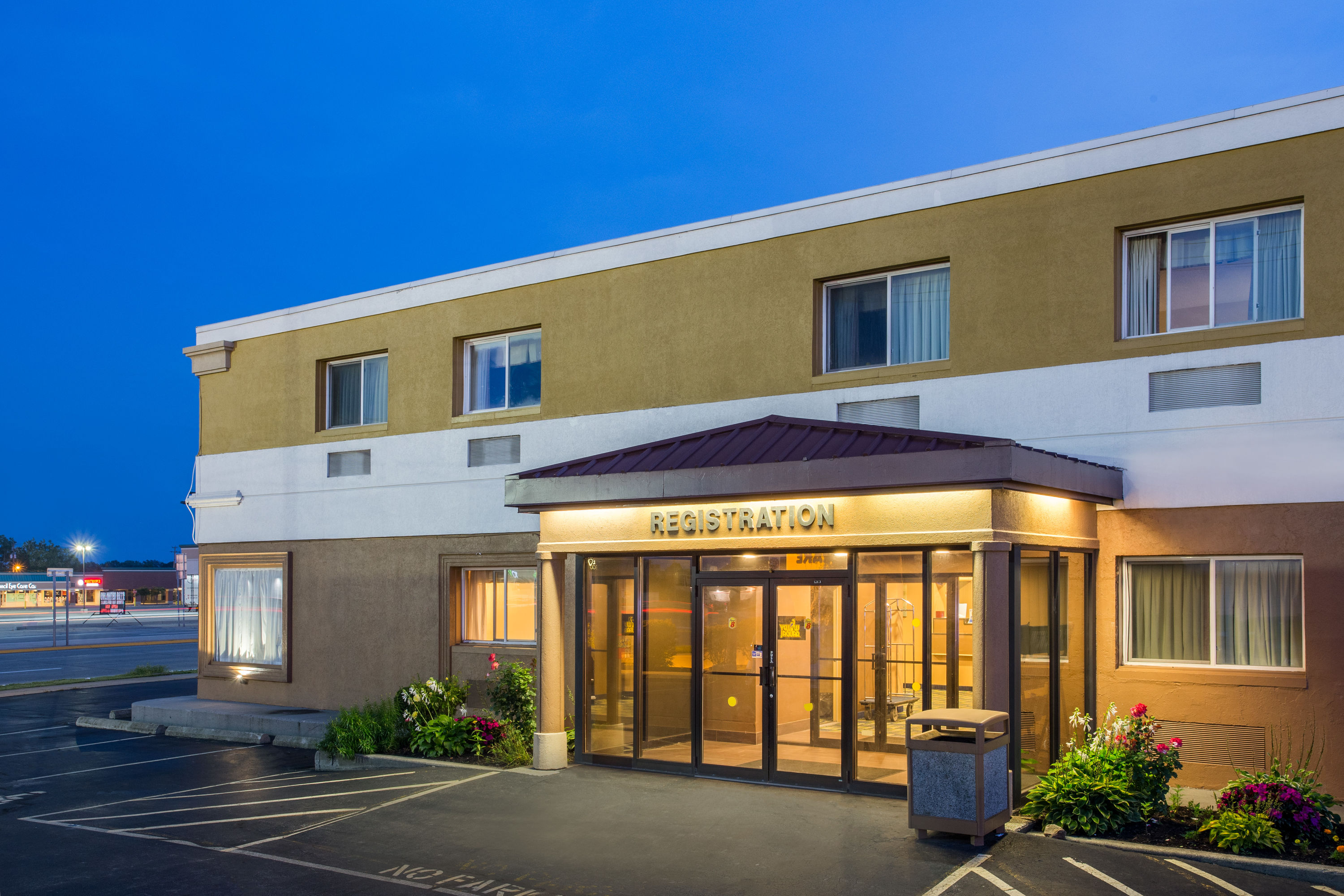 Super 8 By Wyndham Williamsville Buffalo Williamsville