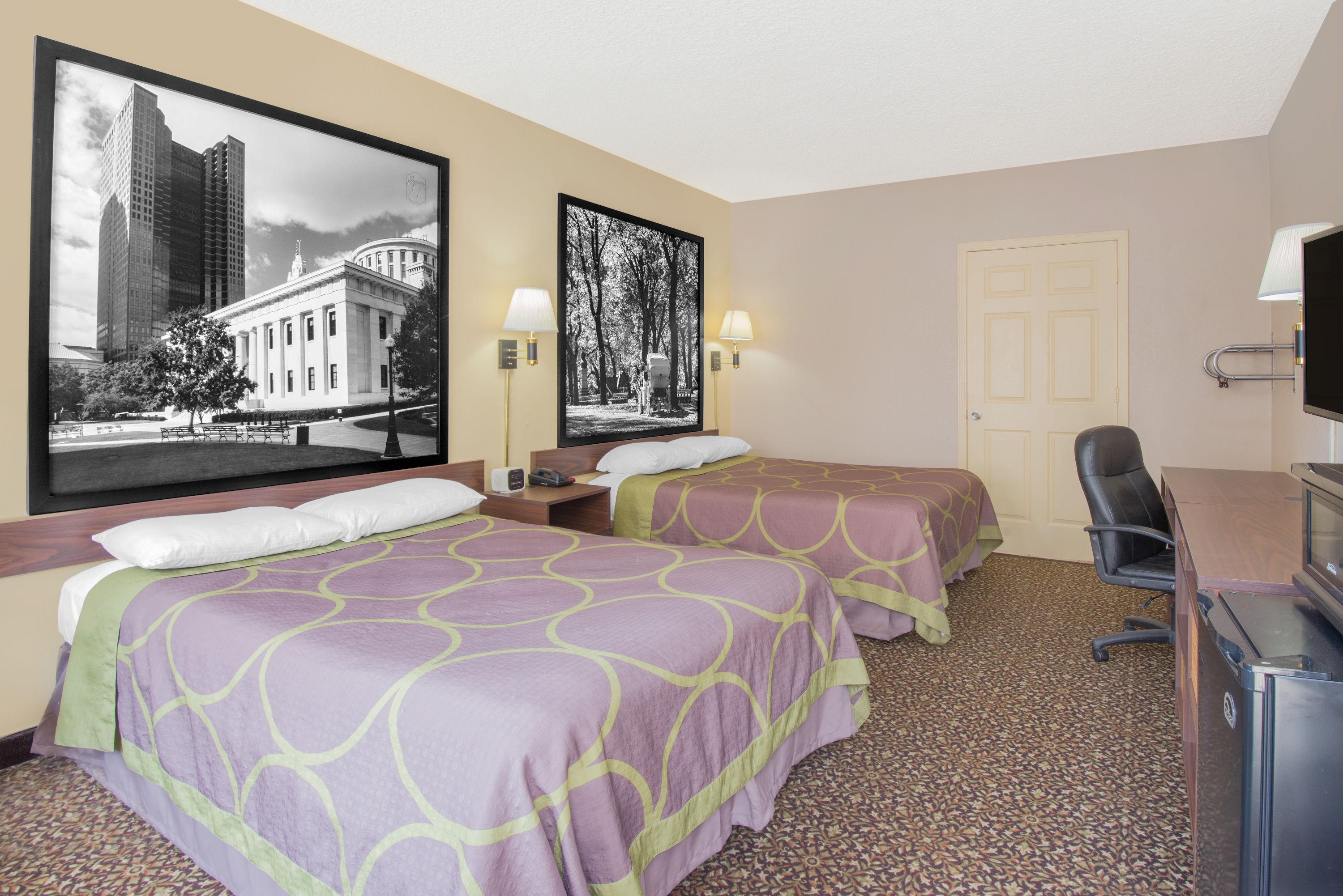 Guest room at the Super 8 by Wyndham Ashland in Ashland, Ohio