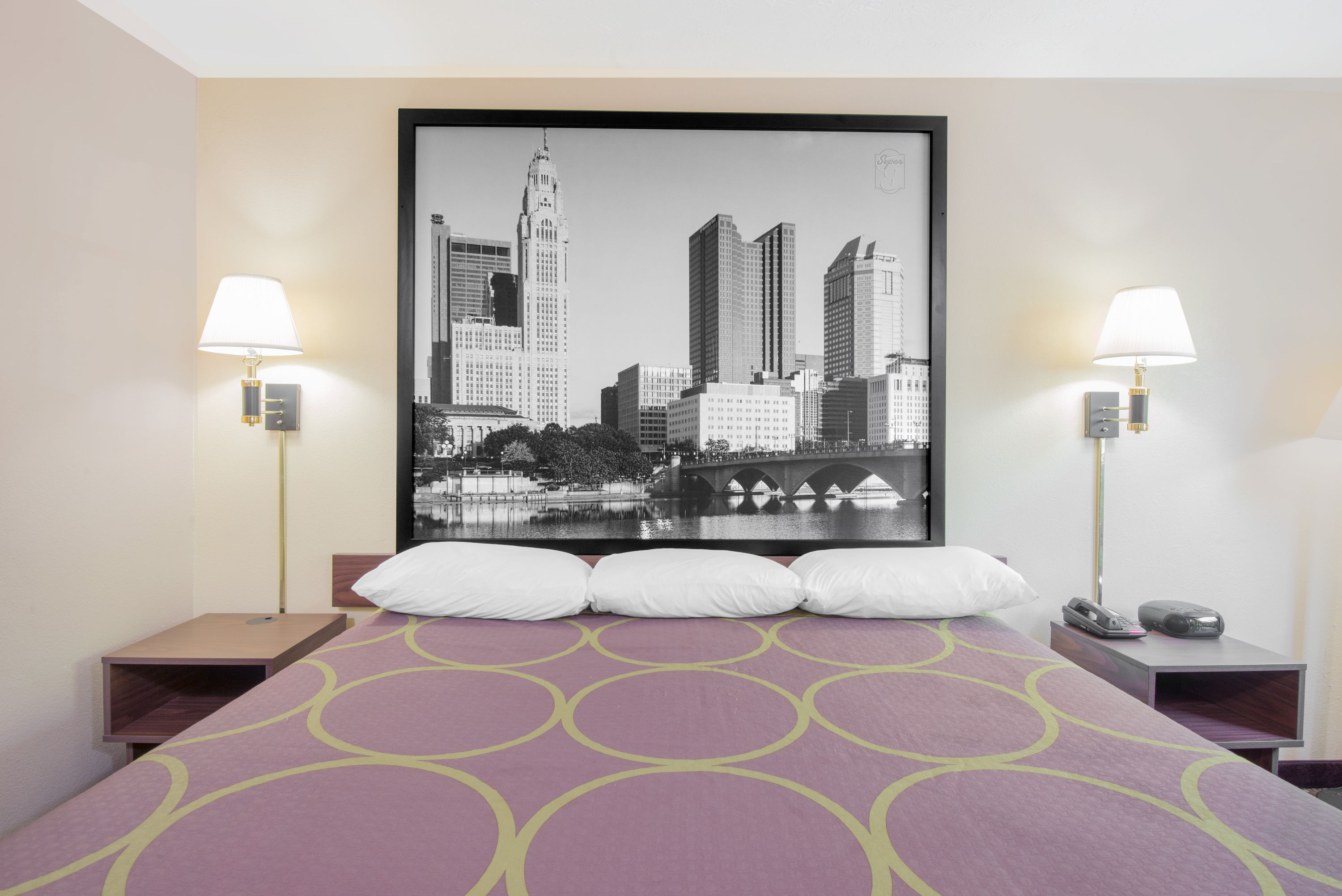 Guest room at the Super 8 by Wyndham Ashland in Ashland, Ohio