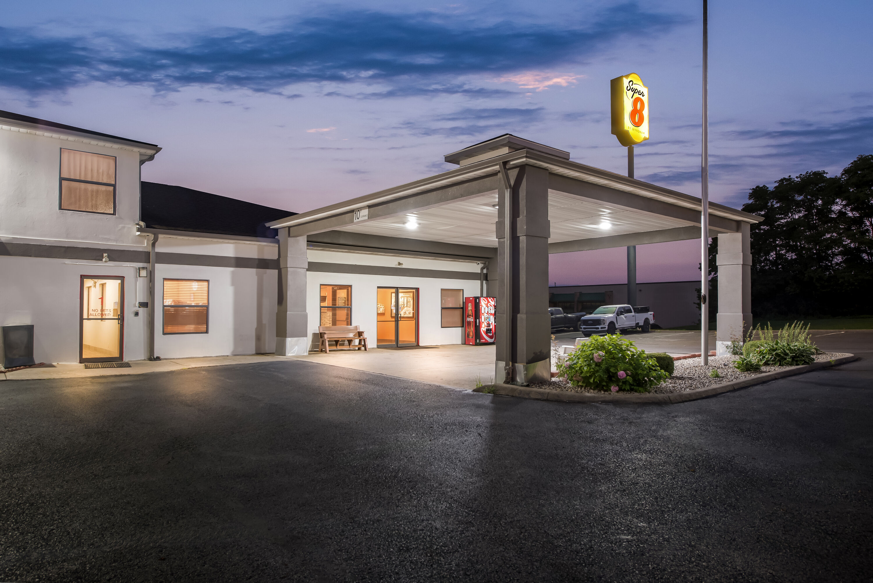 Exterior Night Image of Super 8 by Wyndham Bellefontaine hotel in Bellefontaine, Ohio