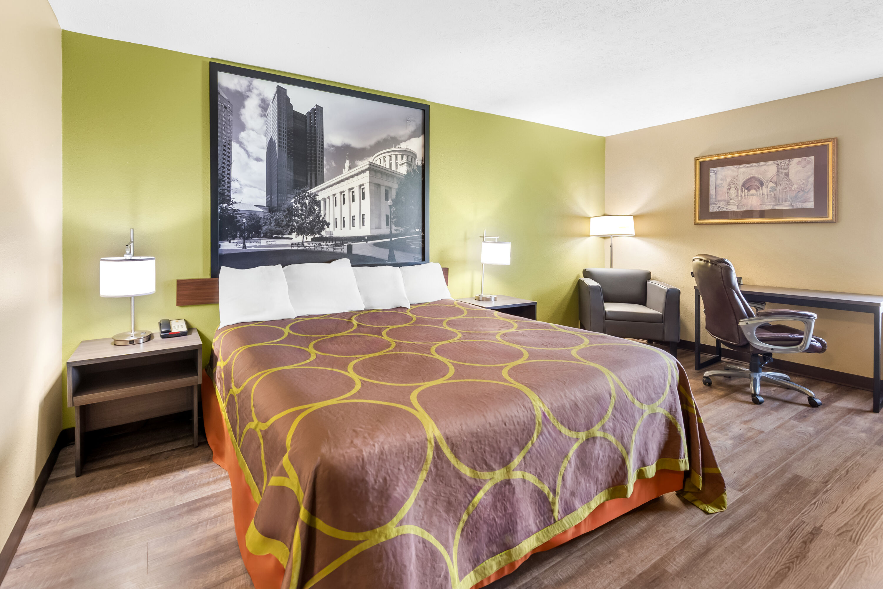 King bed guest room at the Super 8 by Wyndham Bellefontaine in Bellefontaine, Ohio