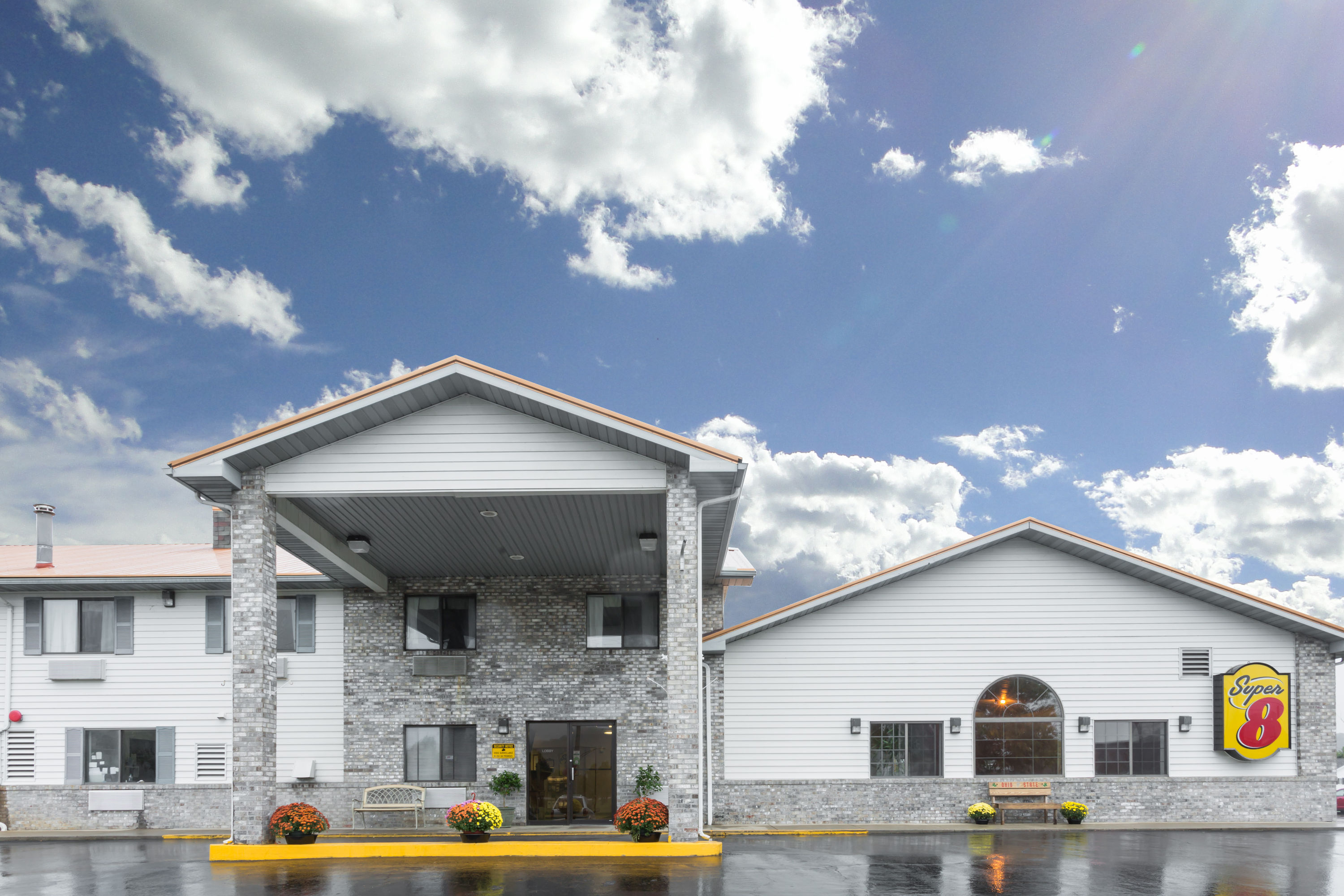 Super 8 by Wyndham Gallipolis Pt Pleasant Area | Gallipolis, OH Hotels