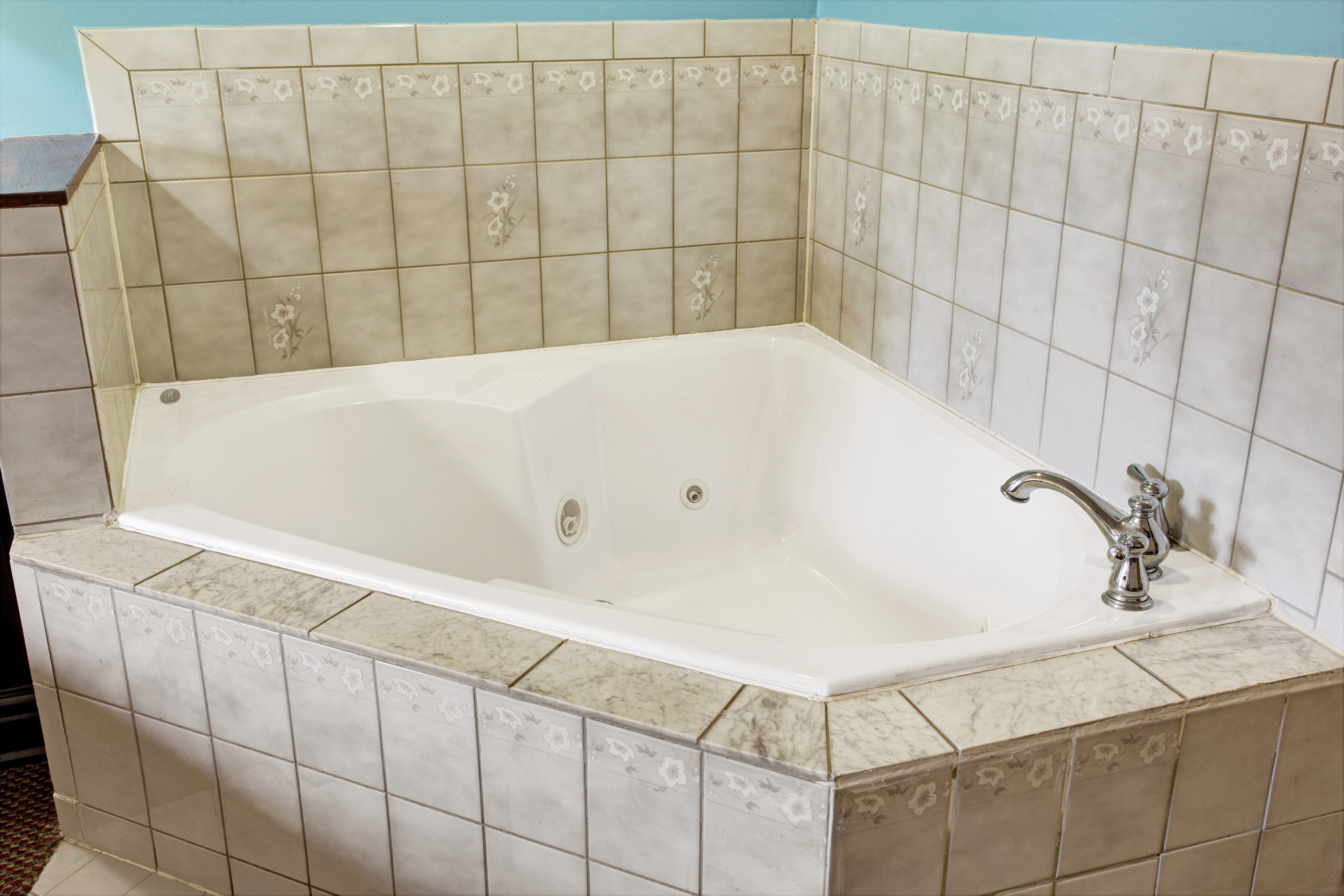 Super 8 by Wyndham Heath/Newark suite in Heath, Ohio