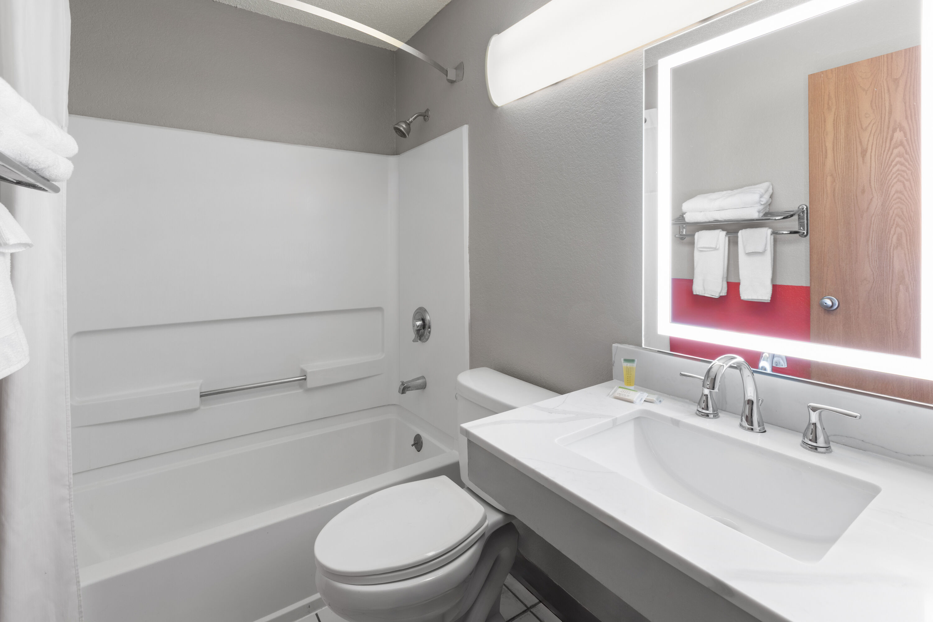 Guest room bath at the Super 8 by Wyndham Kent/Akron Area in Kent, Ohio