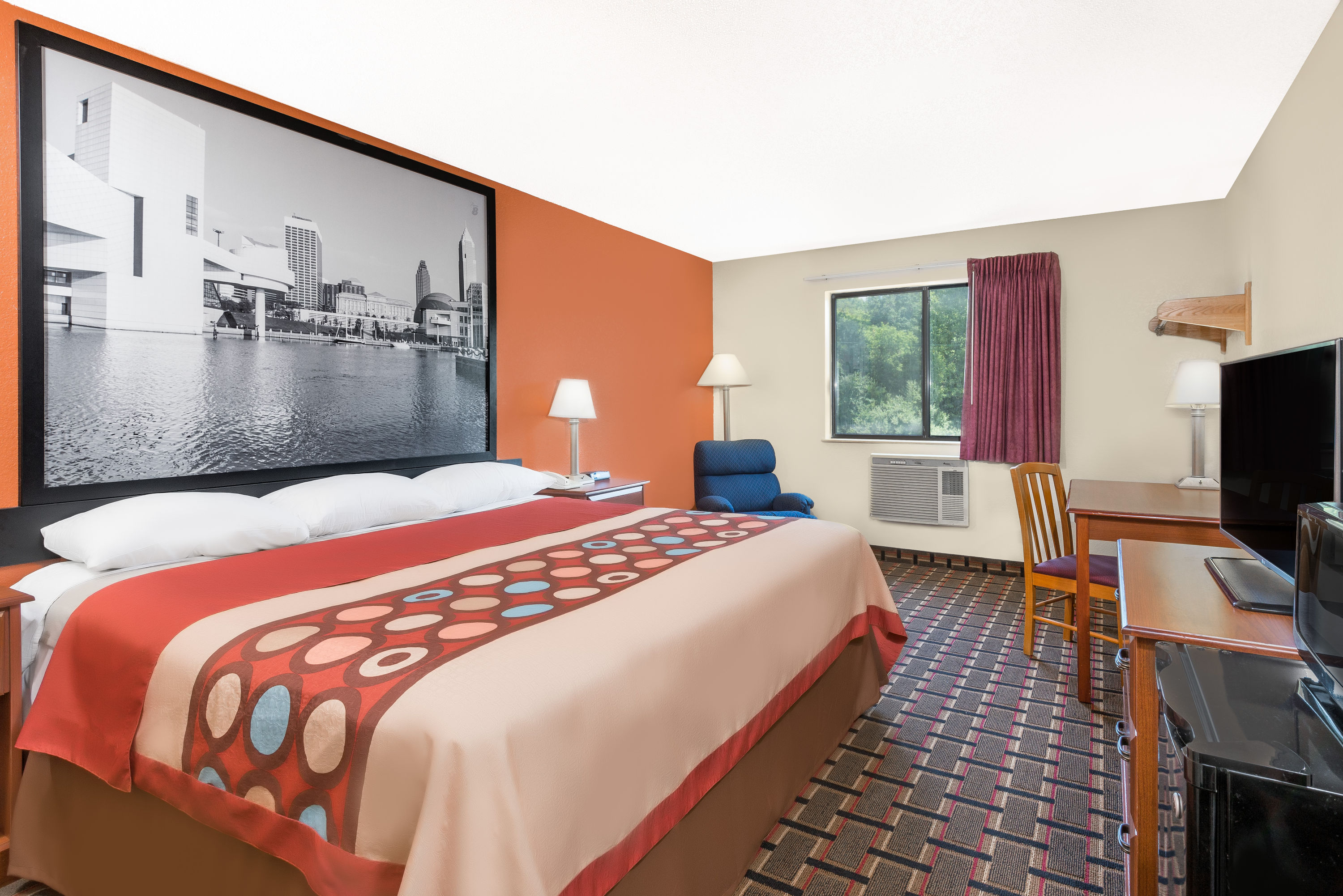 Guest room at the Super 8 by Wyndham Kent/Akron Area in Kent, Ohio