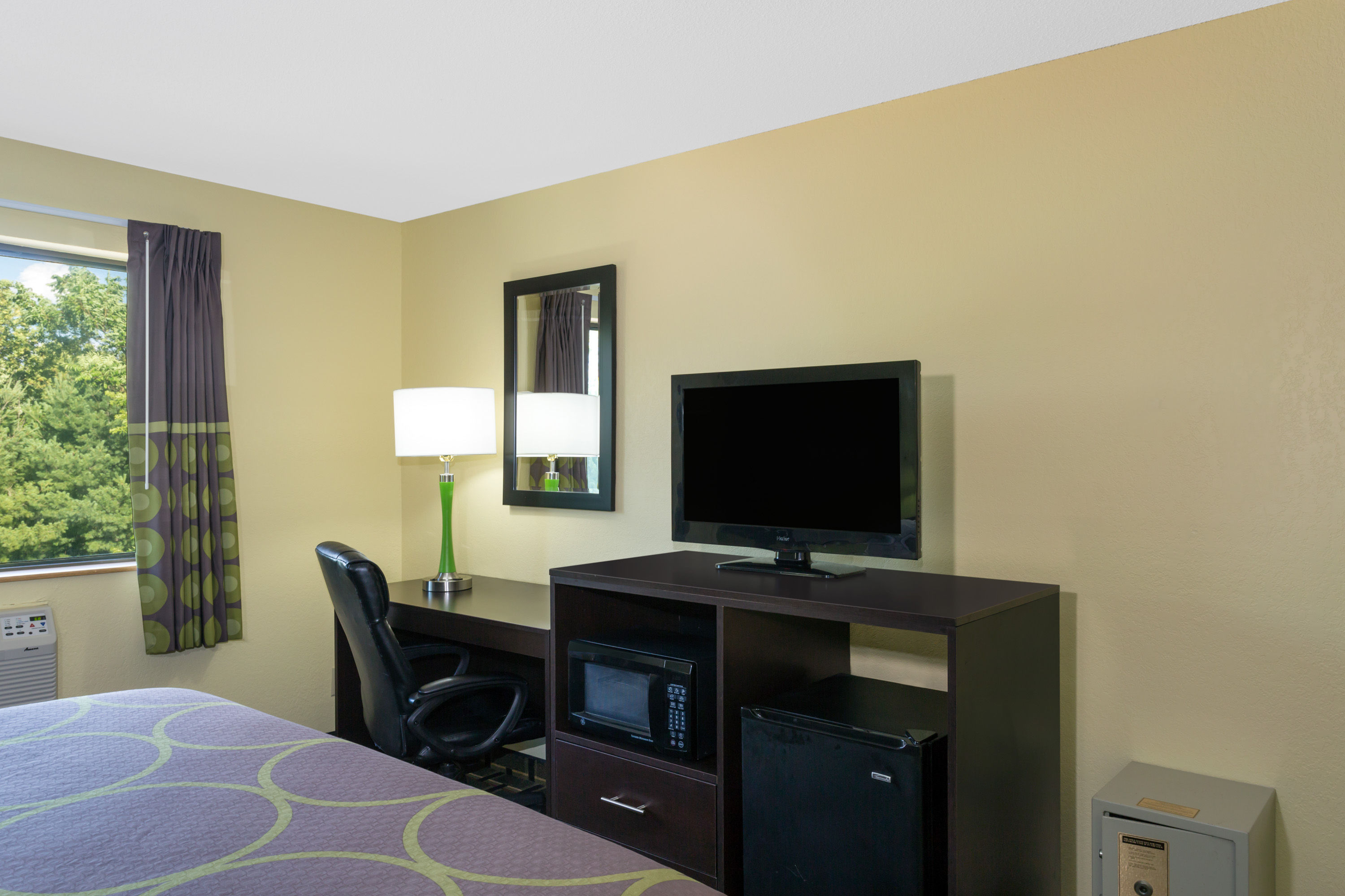 Guest room at the Super 8 by Wyndham Marietta in Marietta, Ohio