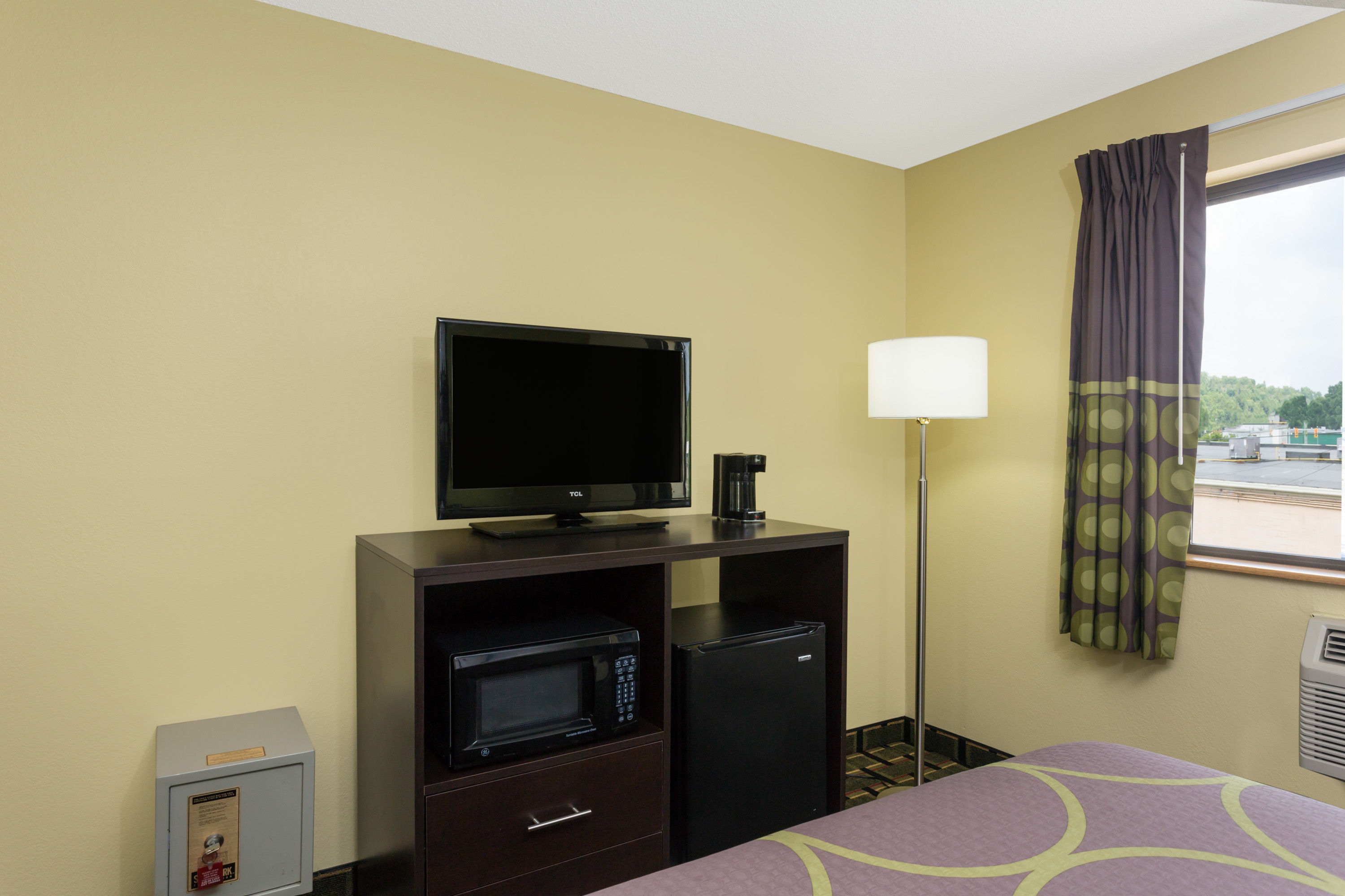 Guest room at the Super 8 by Wyndham Marietta in Marietta, Ohio