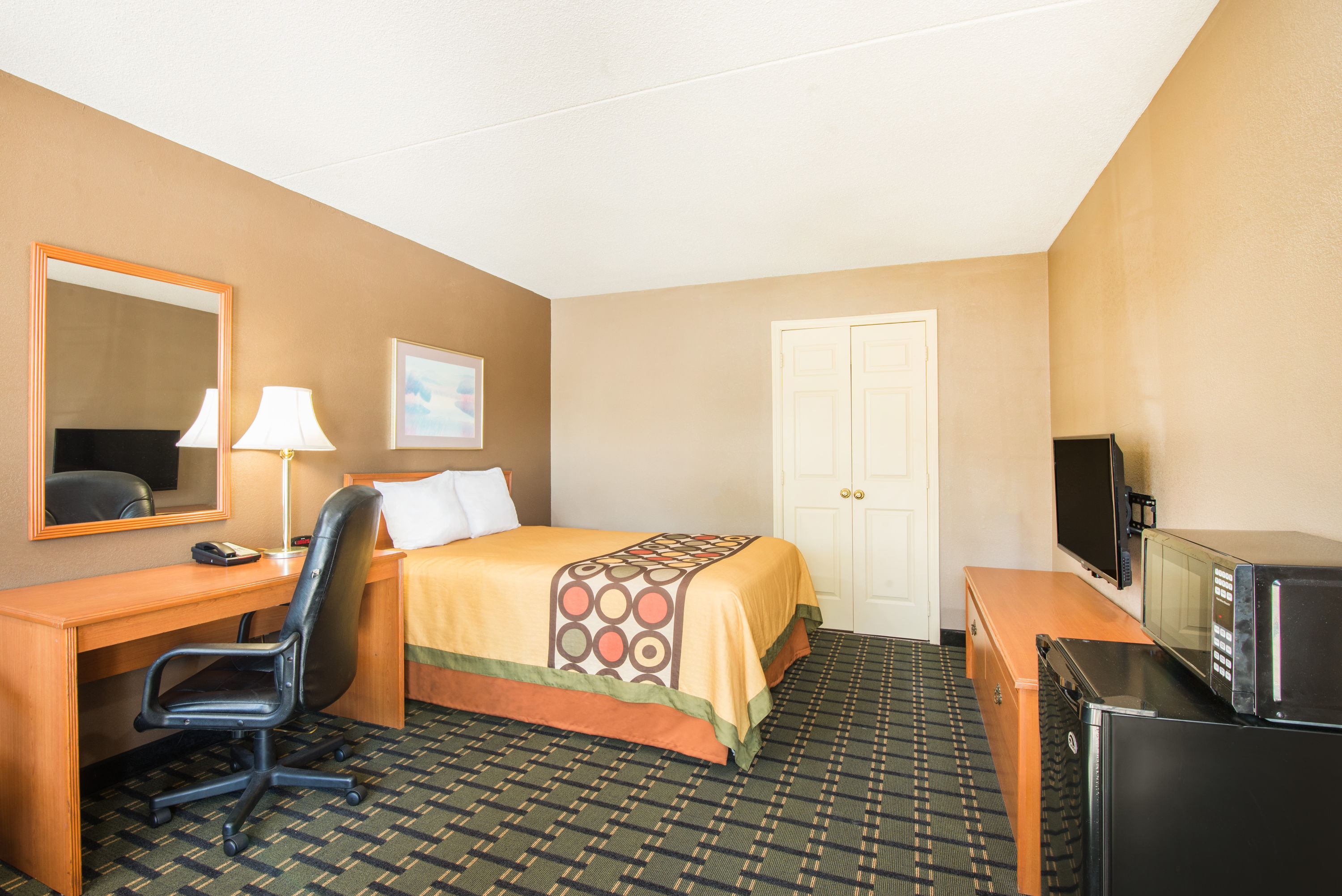 Super 8 By Wyndham Marysville Marysville Oh Hotels