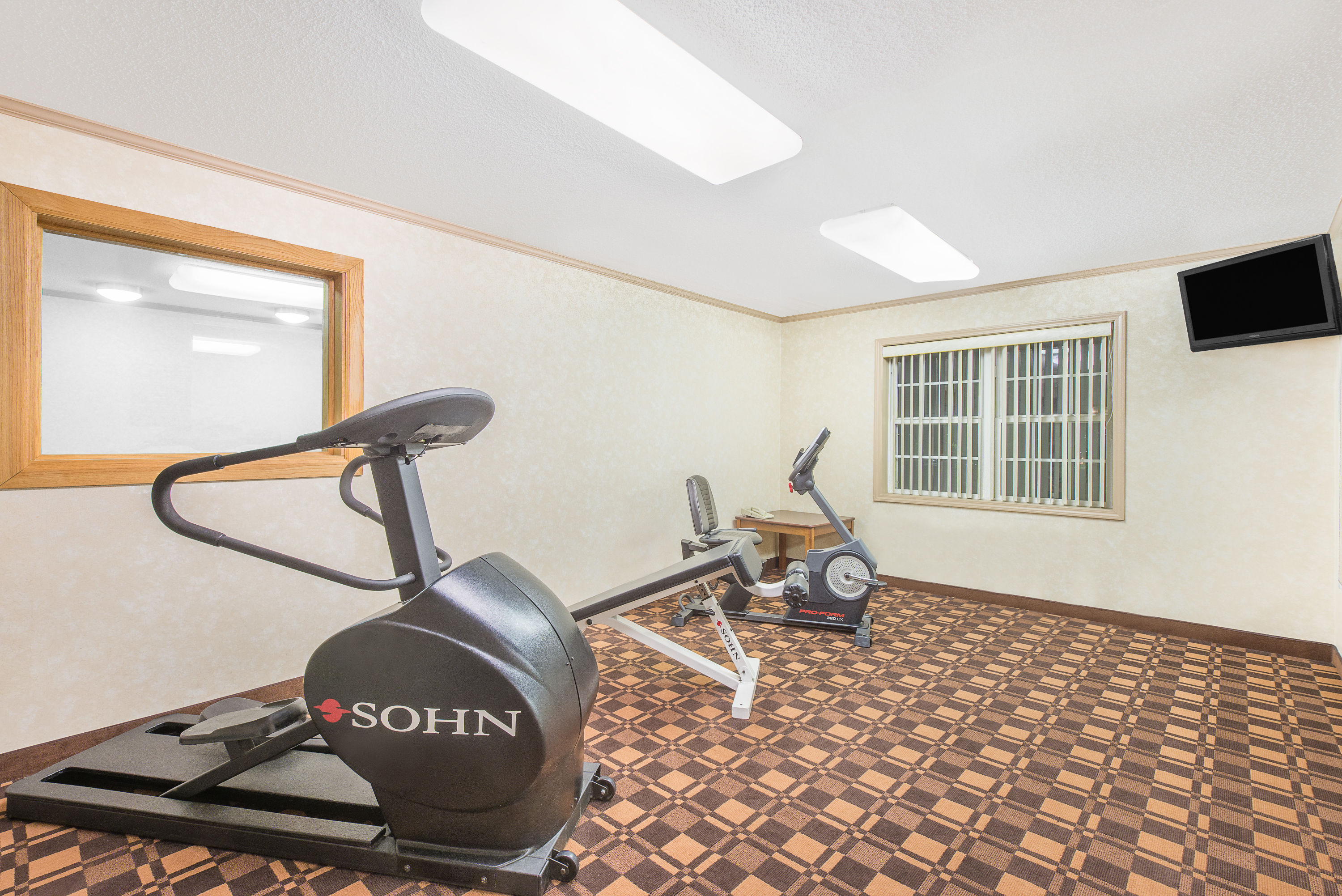 Super 8 By Wyndham Maumee Perrysburg Toledo Area Maumee