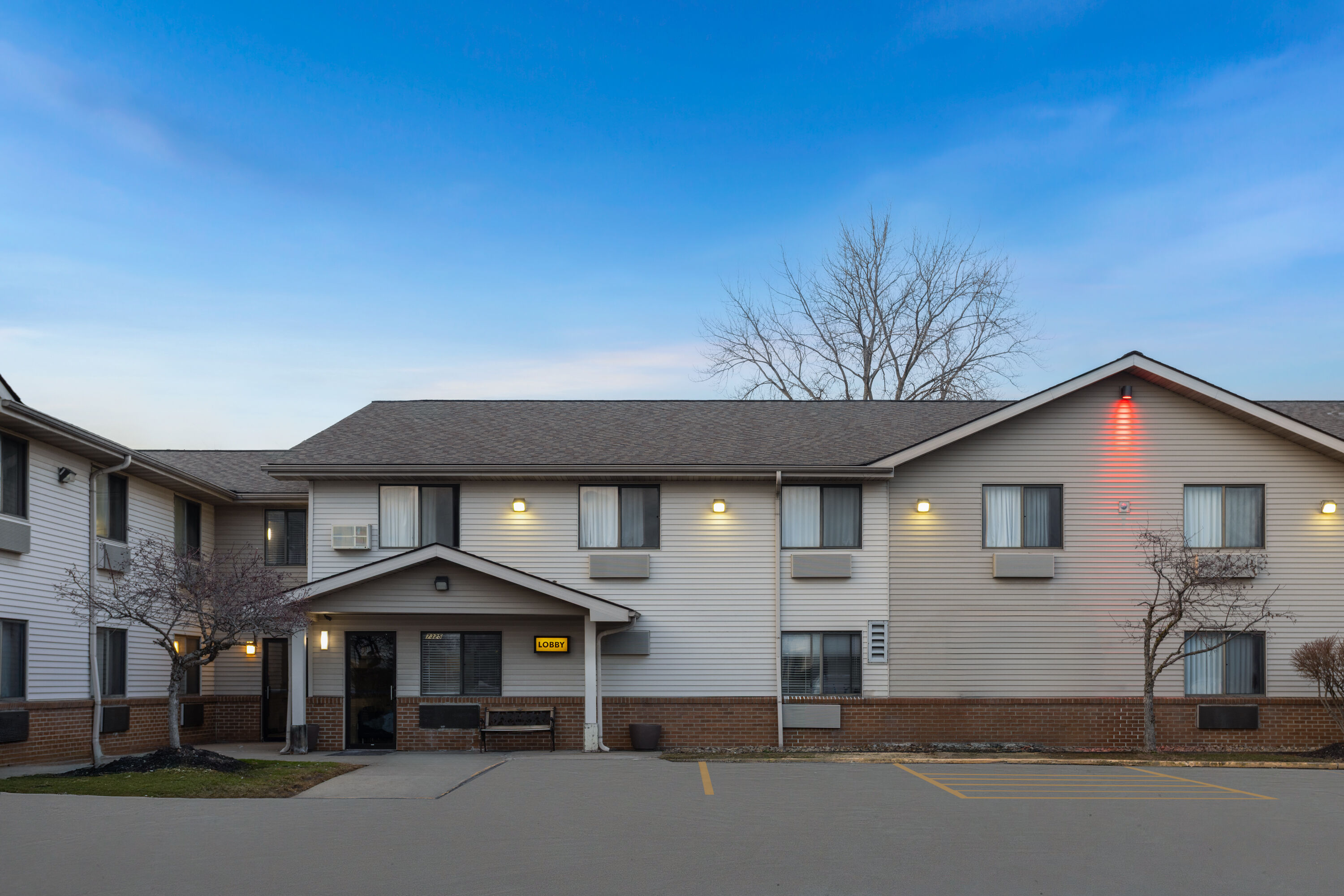Exterior Dusk Image of Super 8 by Wyndham Mentor/Cleveland Area hotel in Mentor, Ohio