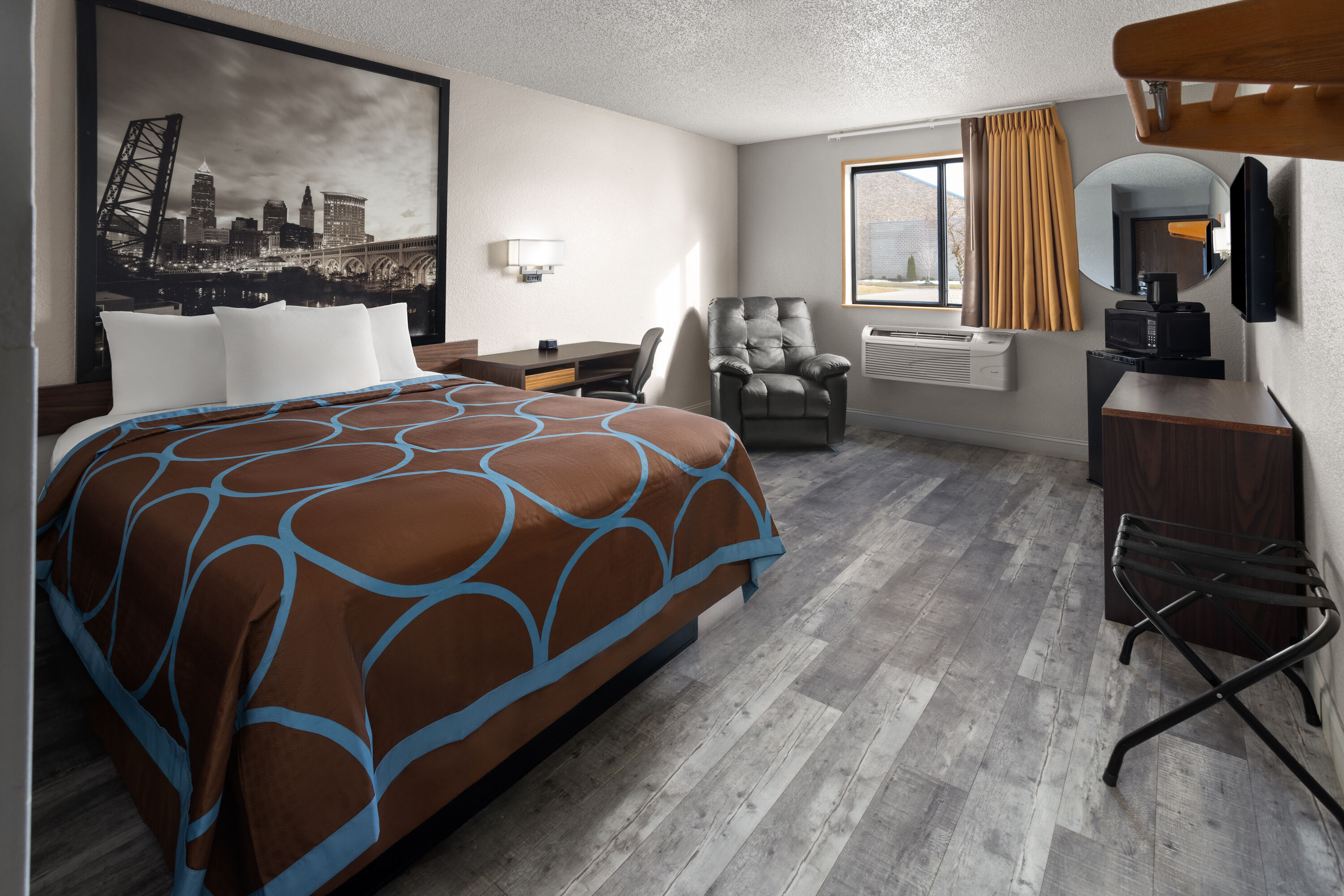 Guest room at the Super 8 by Wyndham Mentor/Cleveland Area in Mentor, Ohio