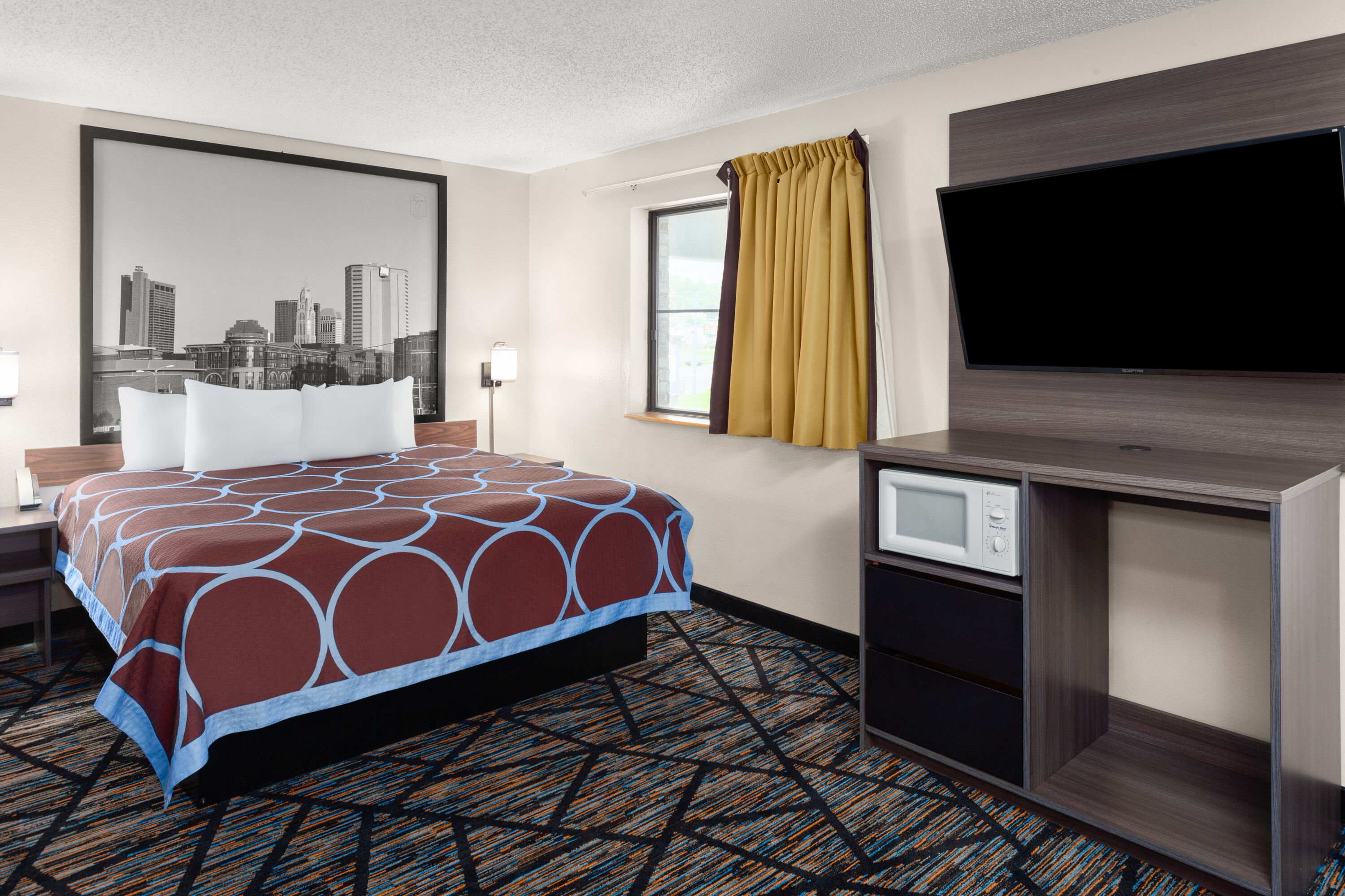 Super 8 by Wyndham Mt. Vernon hot tub suite in Mount Vernon, Ohio