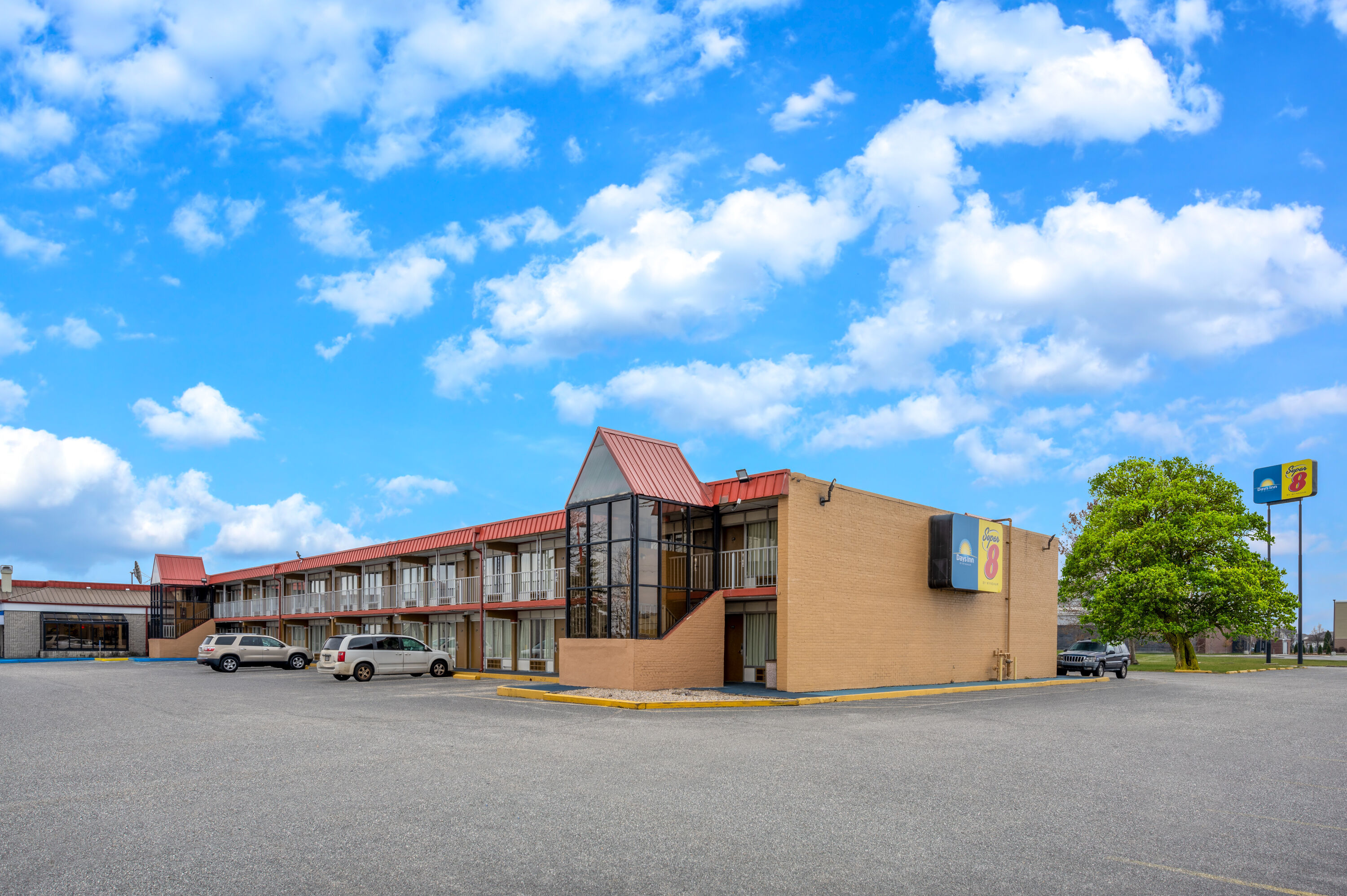 Super 8 by Wyndham Perrysburg/Toledo Perrysburg, OH Hotels