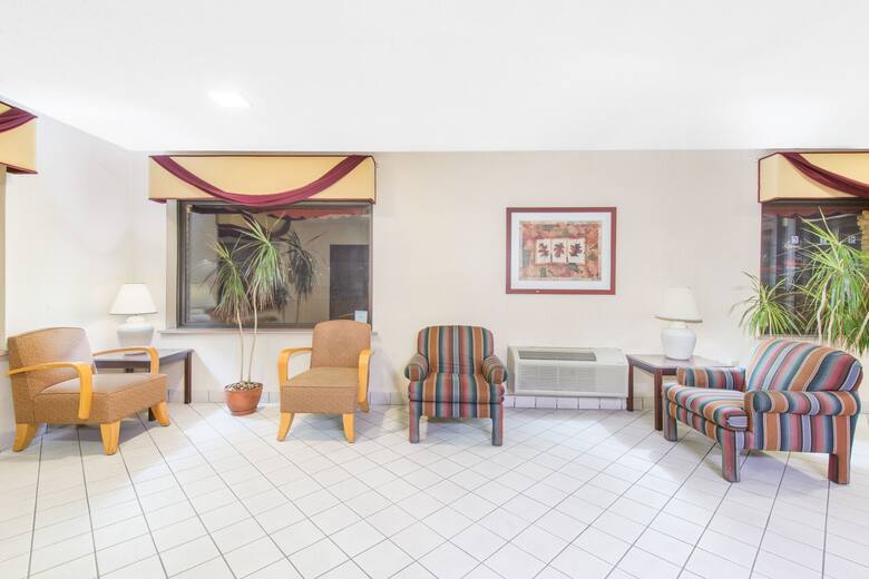 Super 8 Sandusky North hotel lobby in Sandusky, Ohio