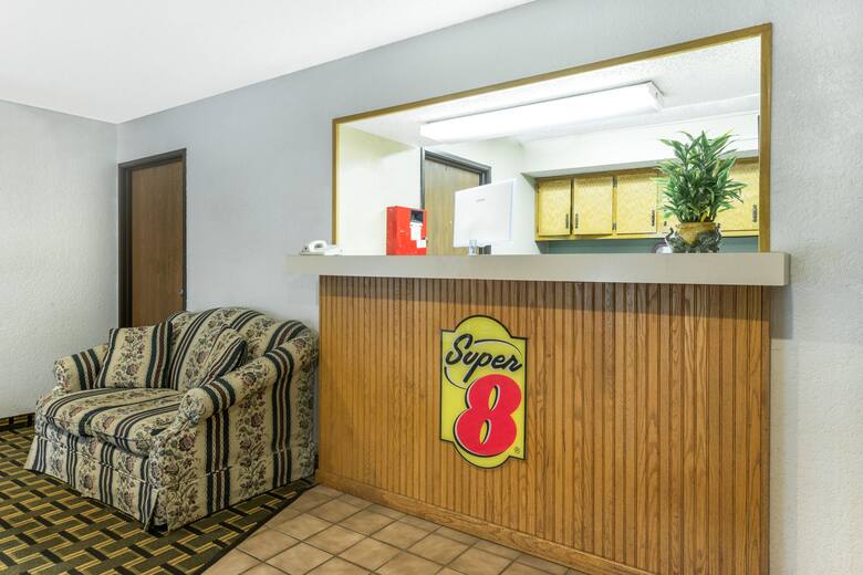 Super 8 Twinsburg/Cleveland Area hotel lobby in Twinsburg, Ohio