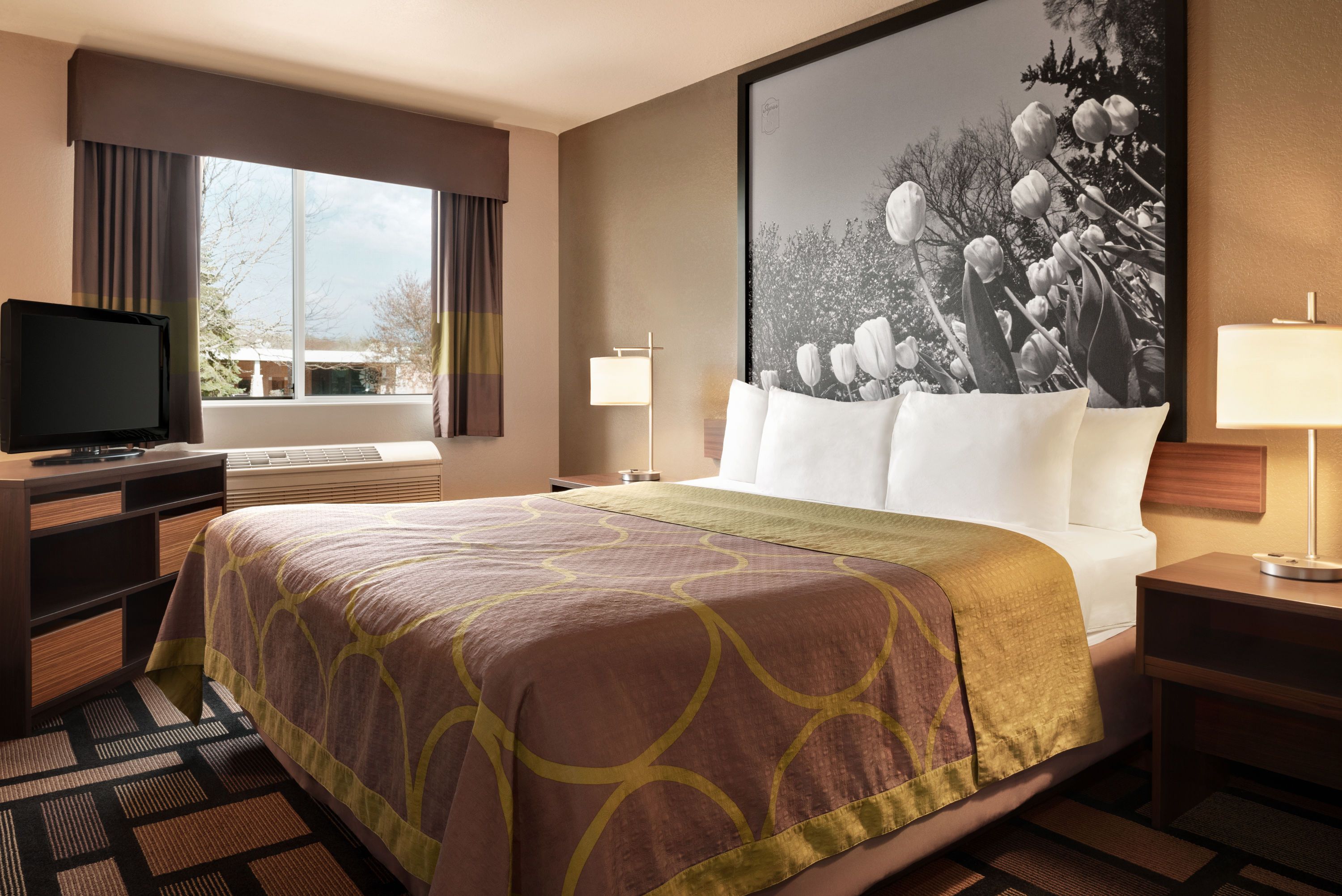 Super 8 by Wyndham Akron S/Green/Uniontown OH suite in Uniontown, Ohio