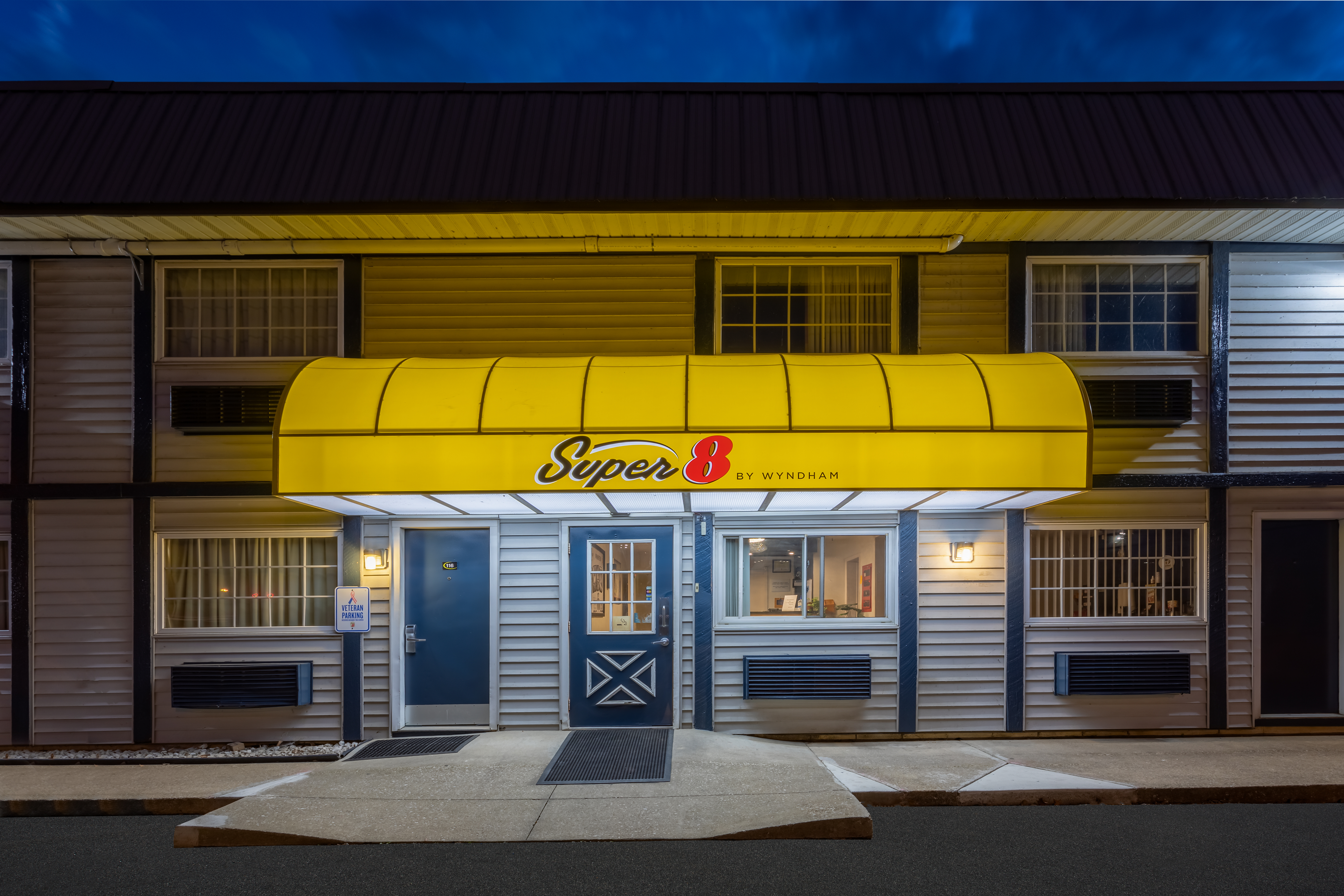 Exterior of Super 8 by Wyndham Wooster hotel in Wooster, Ohio