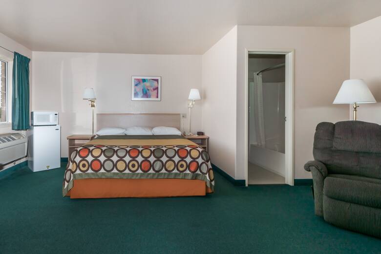 Guest room at the Super 8 Guymon in Guymon, Oklahoma