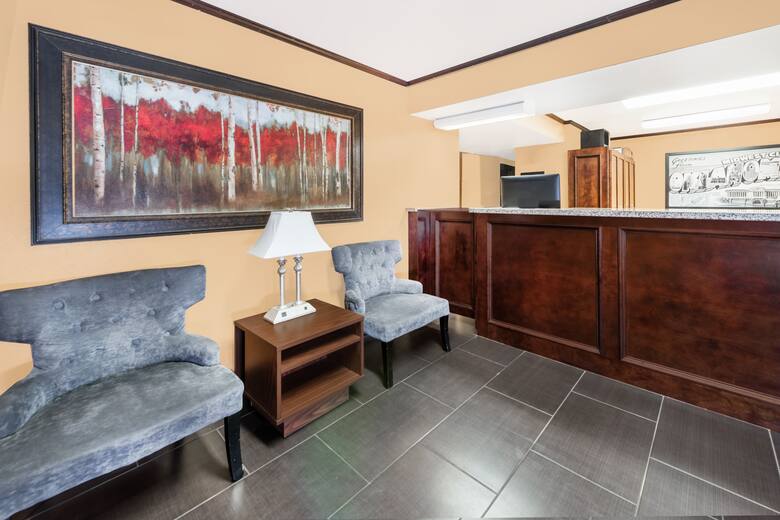 Super 8 Midwest City Ok Hotels 73110 Super 8 Midwest City Ok Hotel Lobby In Oklahoma