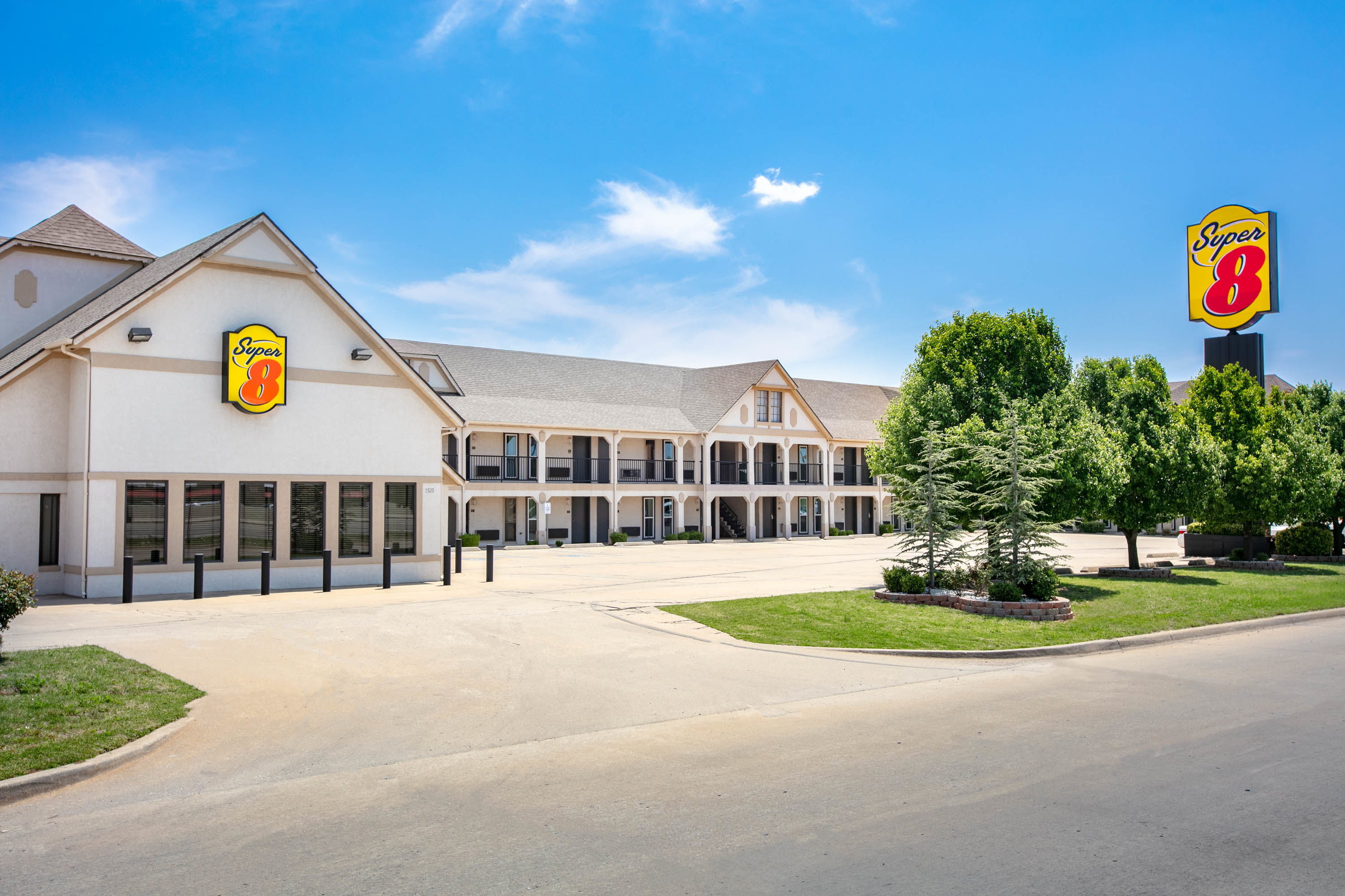 Super 8 By Wyndham City Of Moore Moore Ok Hotels