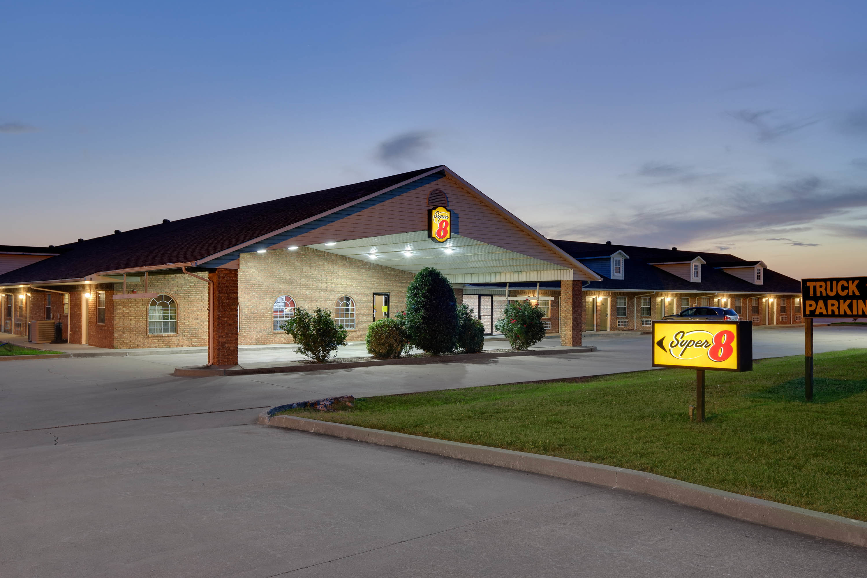 Exterior Dusk Image of Super 8 by Wyndham Big Cabin/Vinita Area hotel in Vinita, Oklahoma