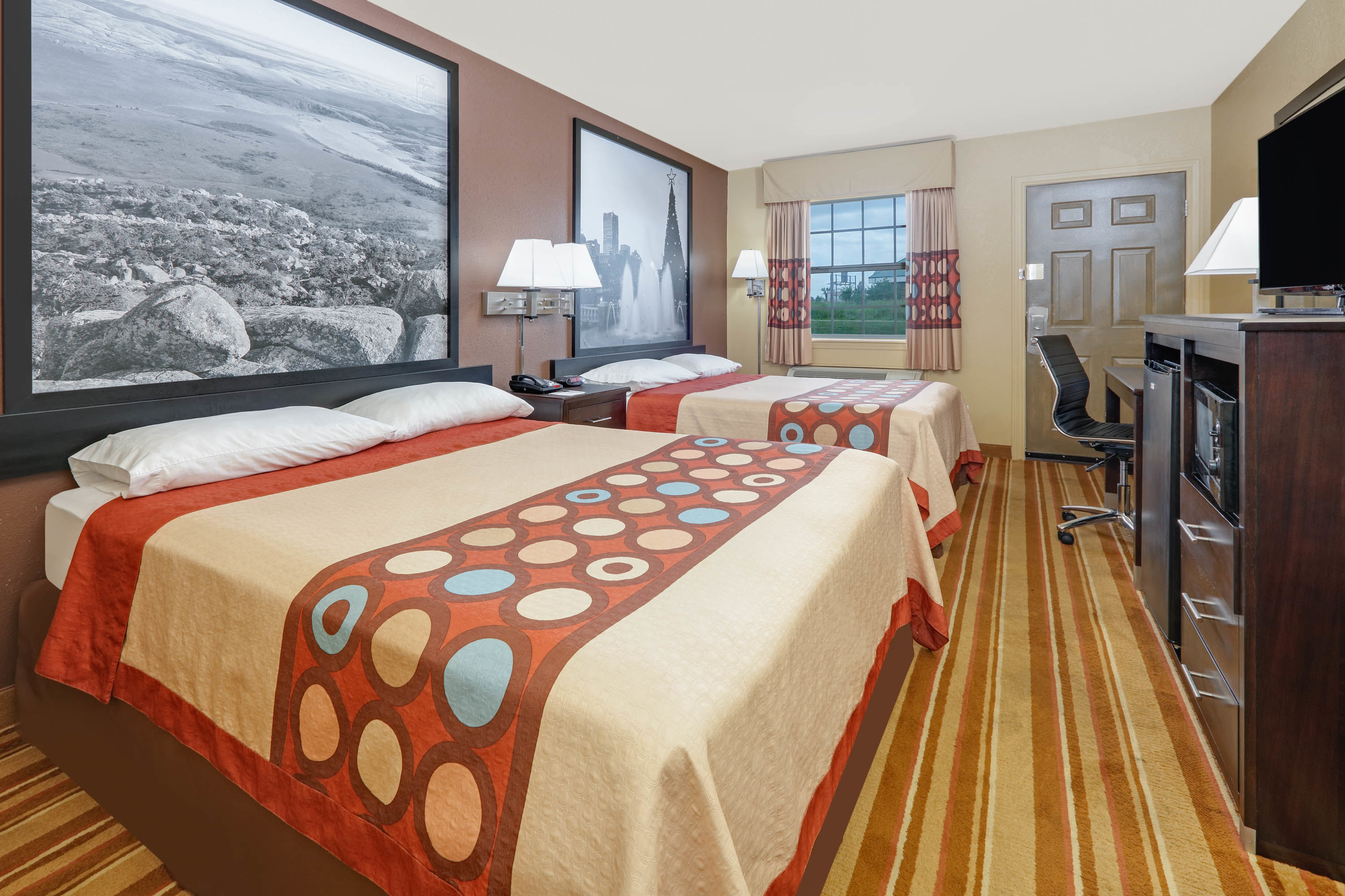 Guest room at the Super 8 by Wyndham Big Cabin/Vinita Area in Vinita, Oklahoma