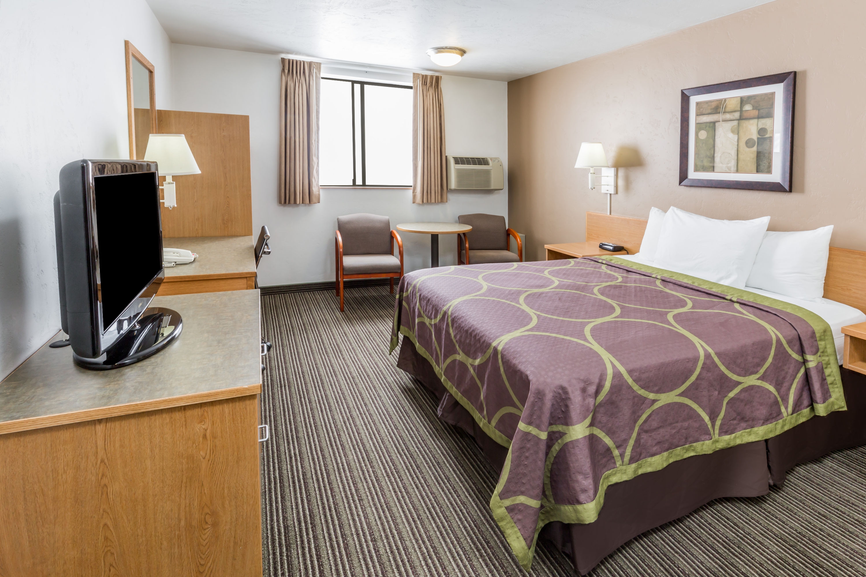 Super 8 by Wyndham Bend Bend, OR Hotels