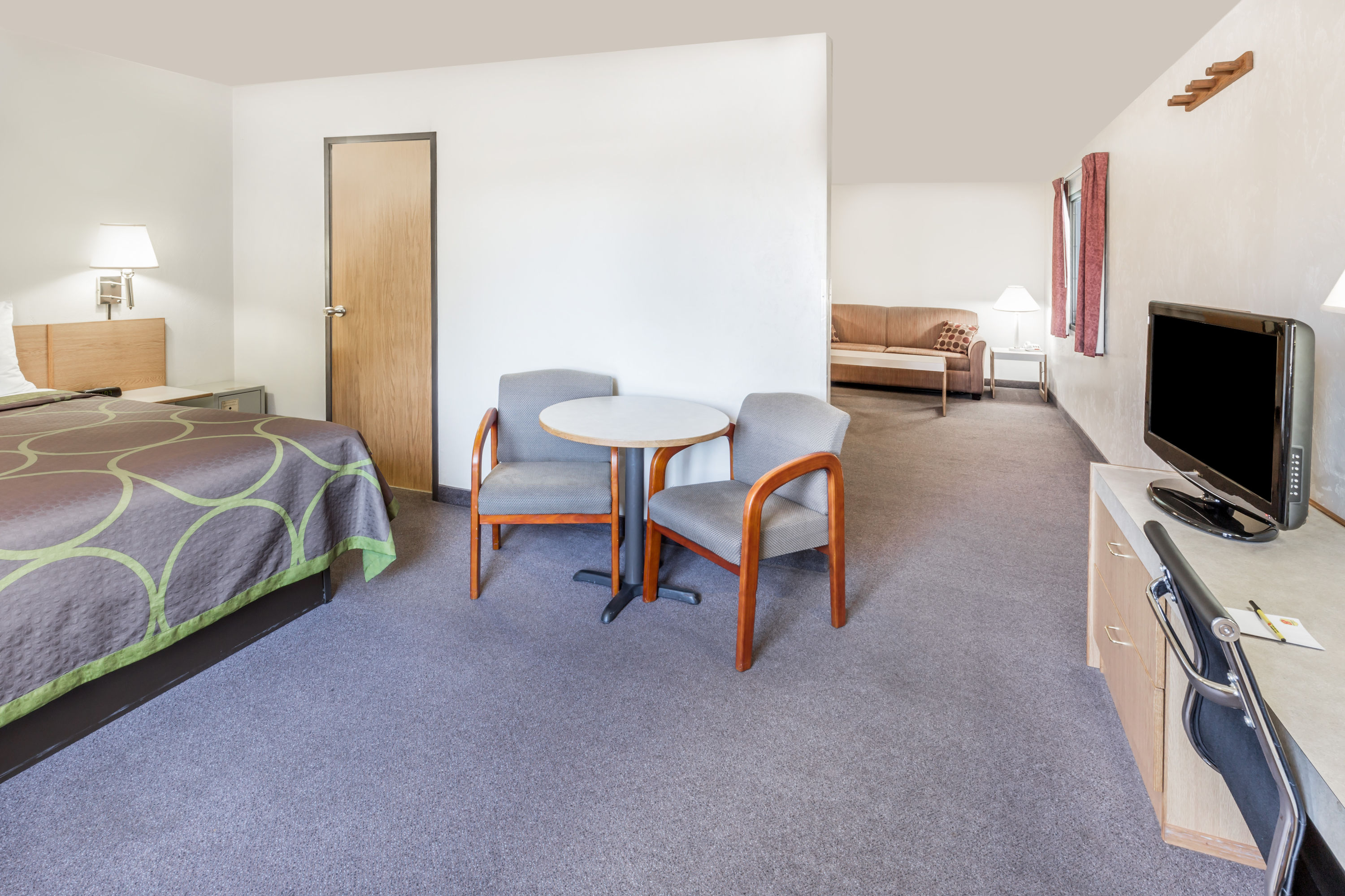 Super 8 by Wyndham Bend Bend, OR Hotels