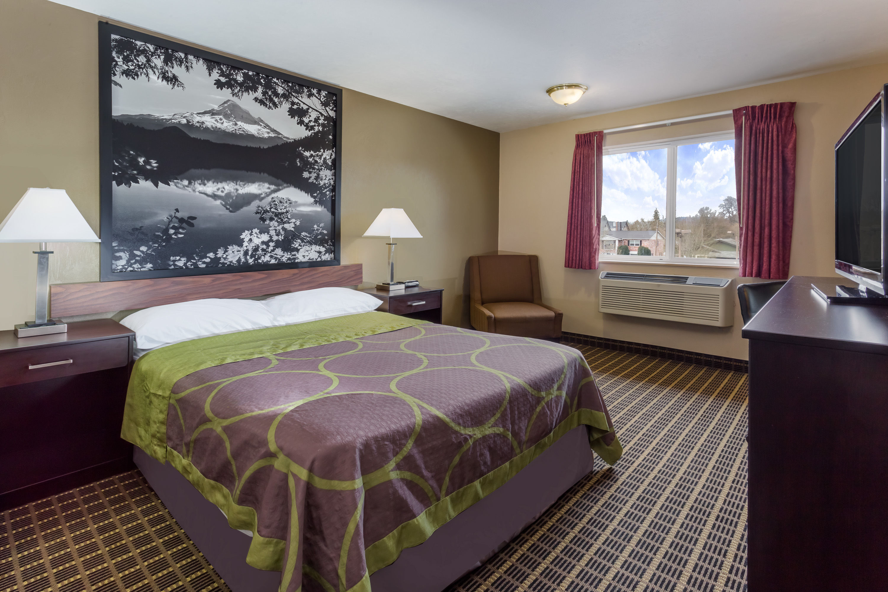 Guest room at the Super 8 by Wyndham Corvallis in Corvallis, Oregon